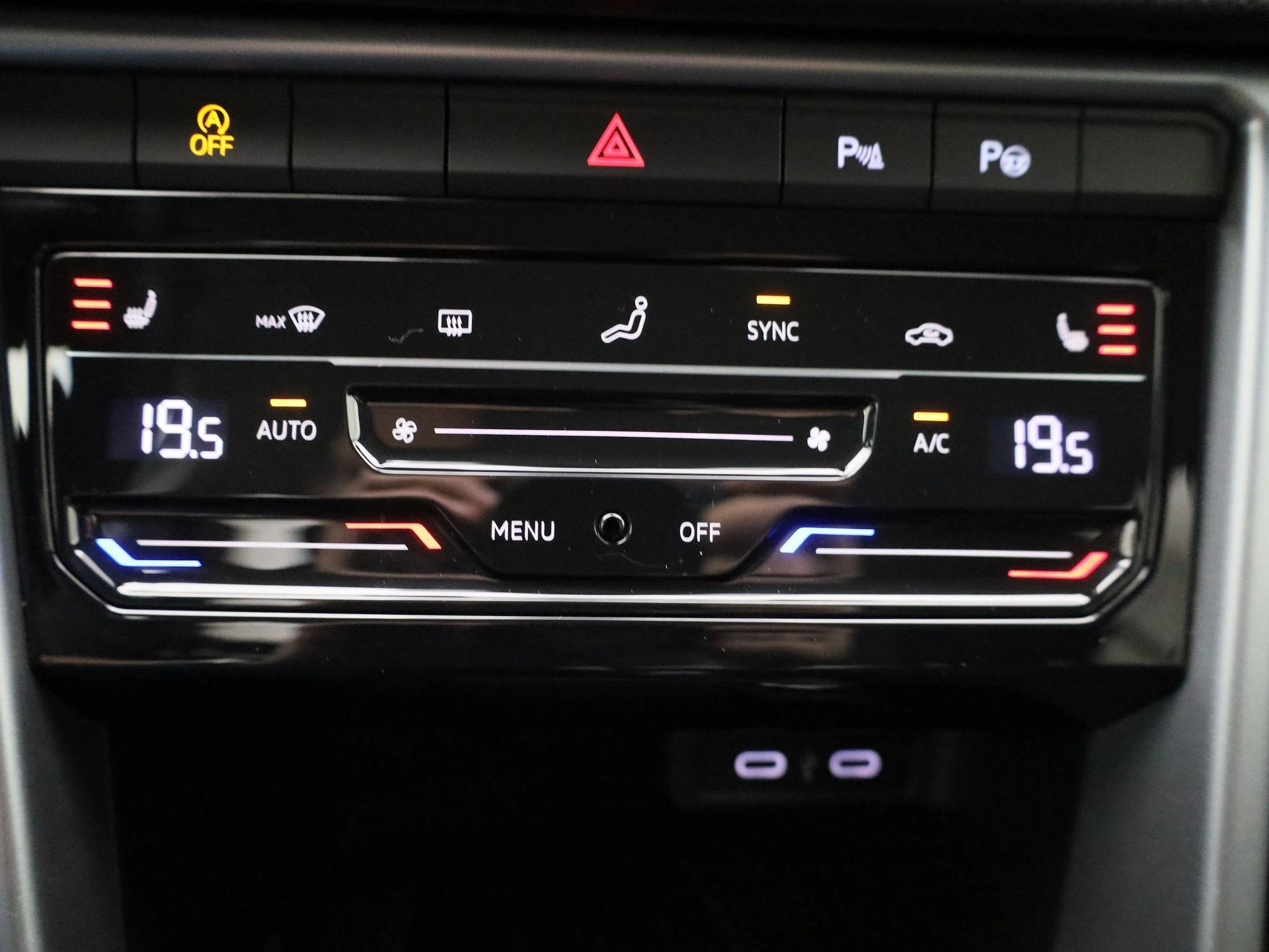 Volkswagen-T-Roc-image-22