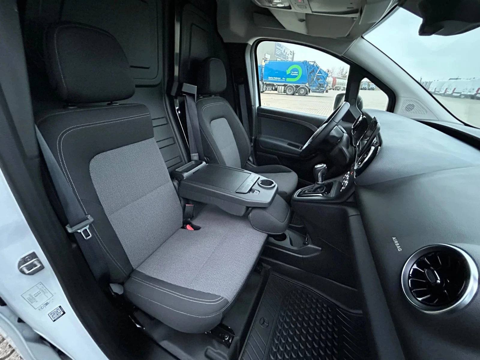 Mercedes-Benz-eCitan-image-6