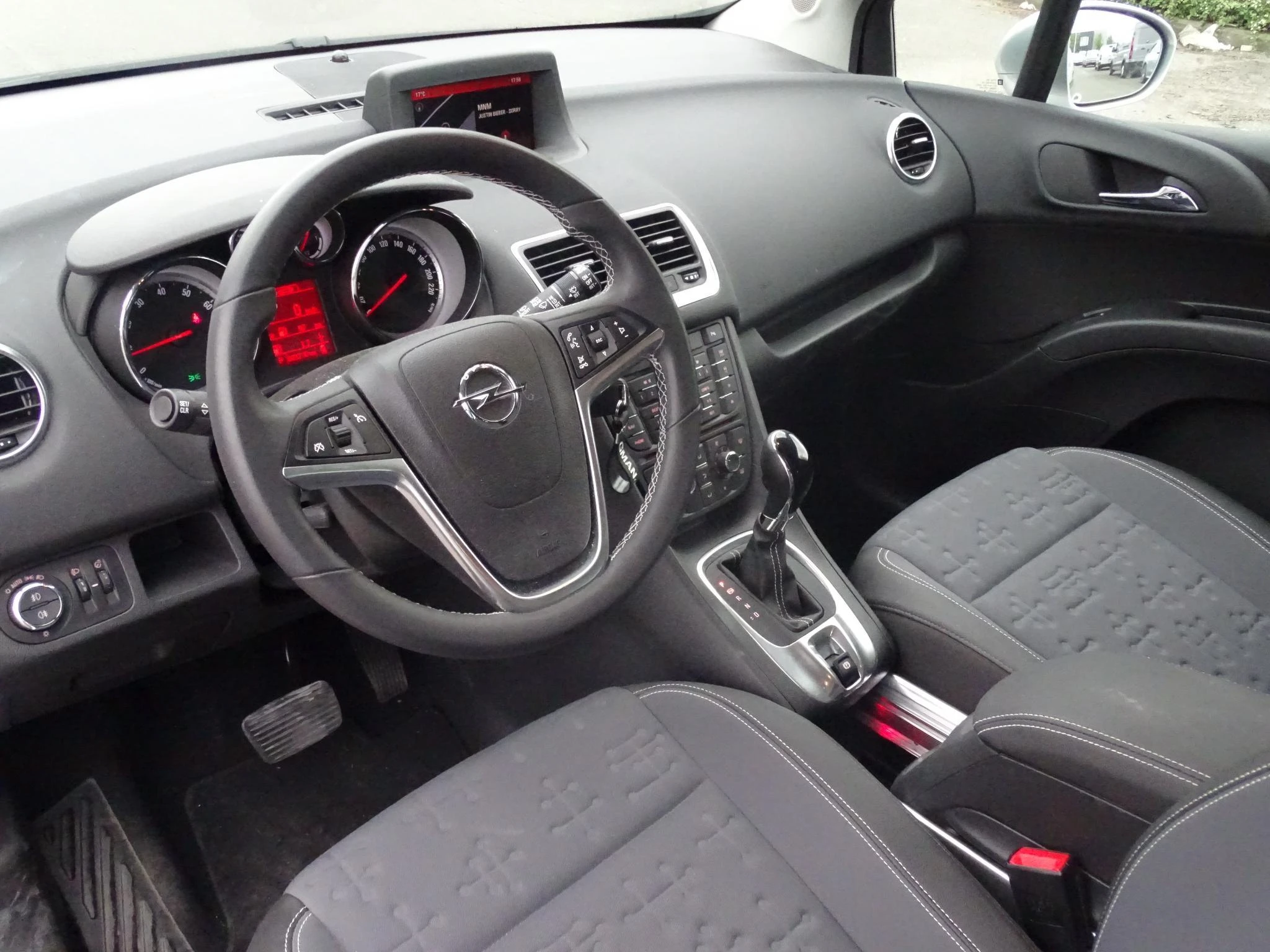 Opel-Meriva-image-12