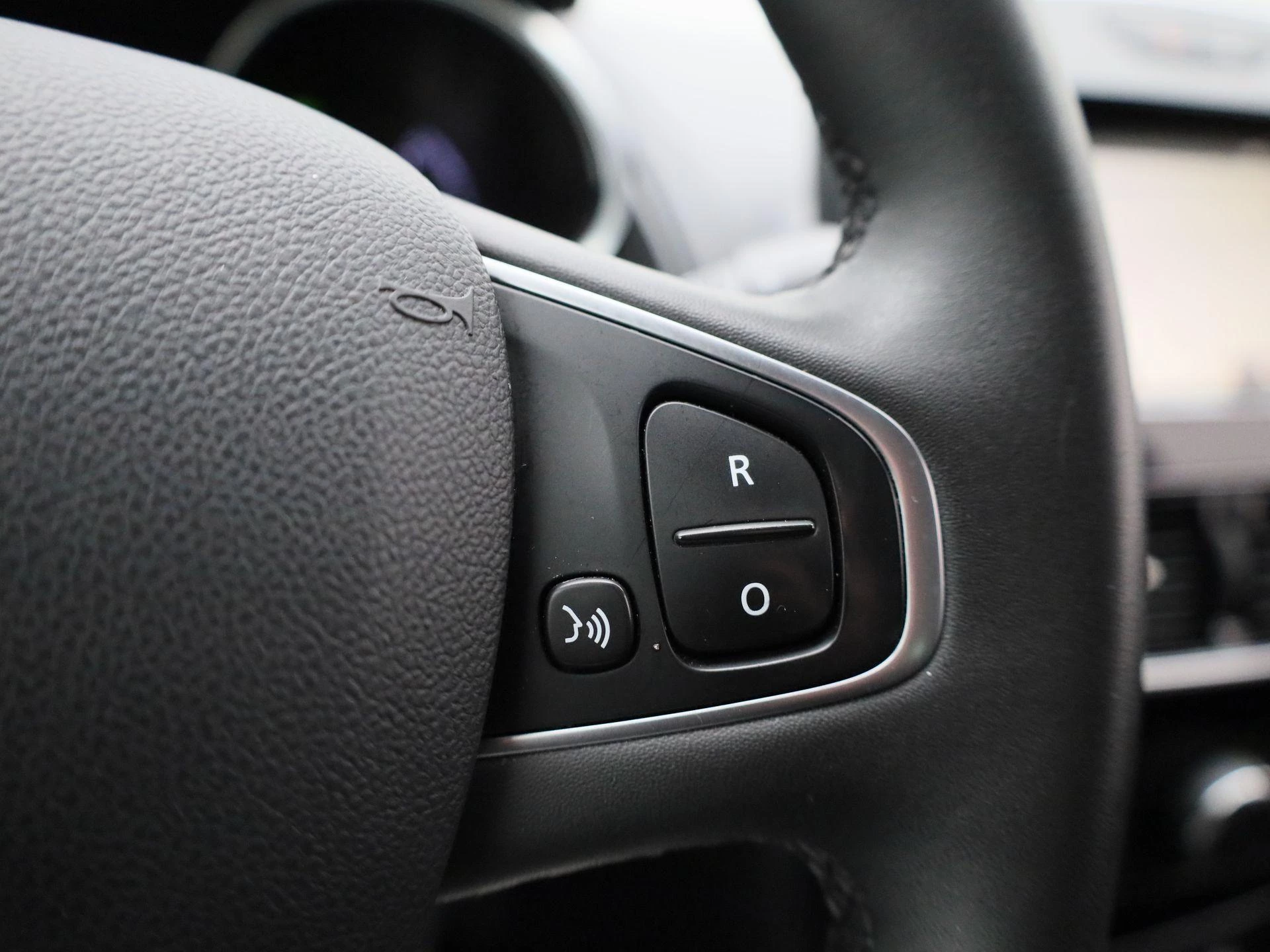 Renault-Clio-image-18