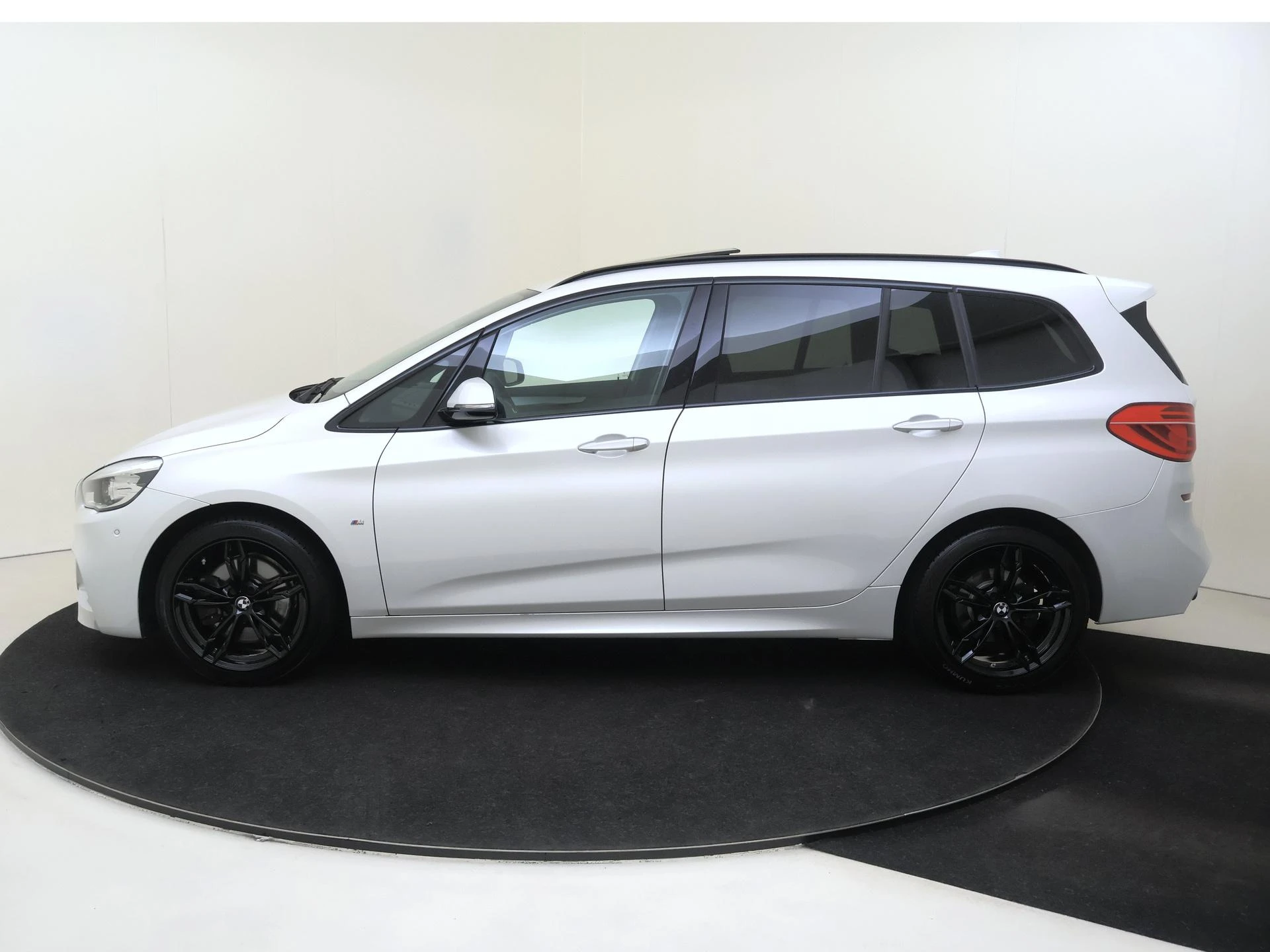 BMW-2 Serie-image-7