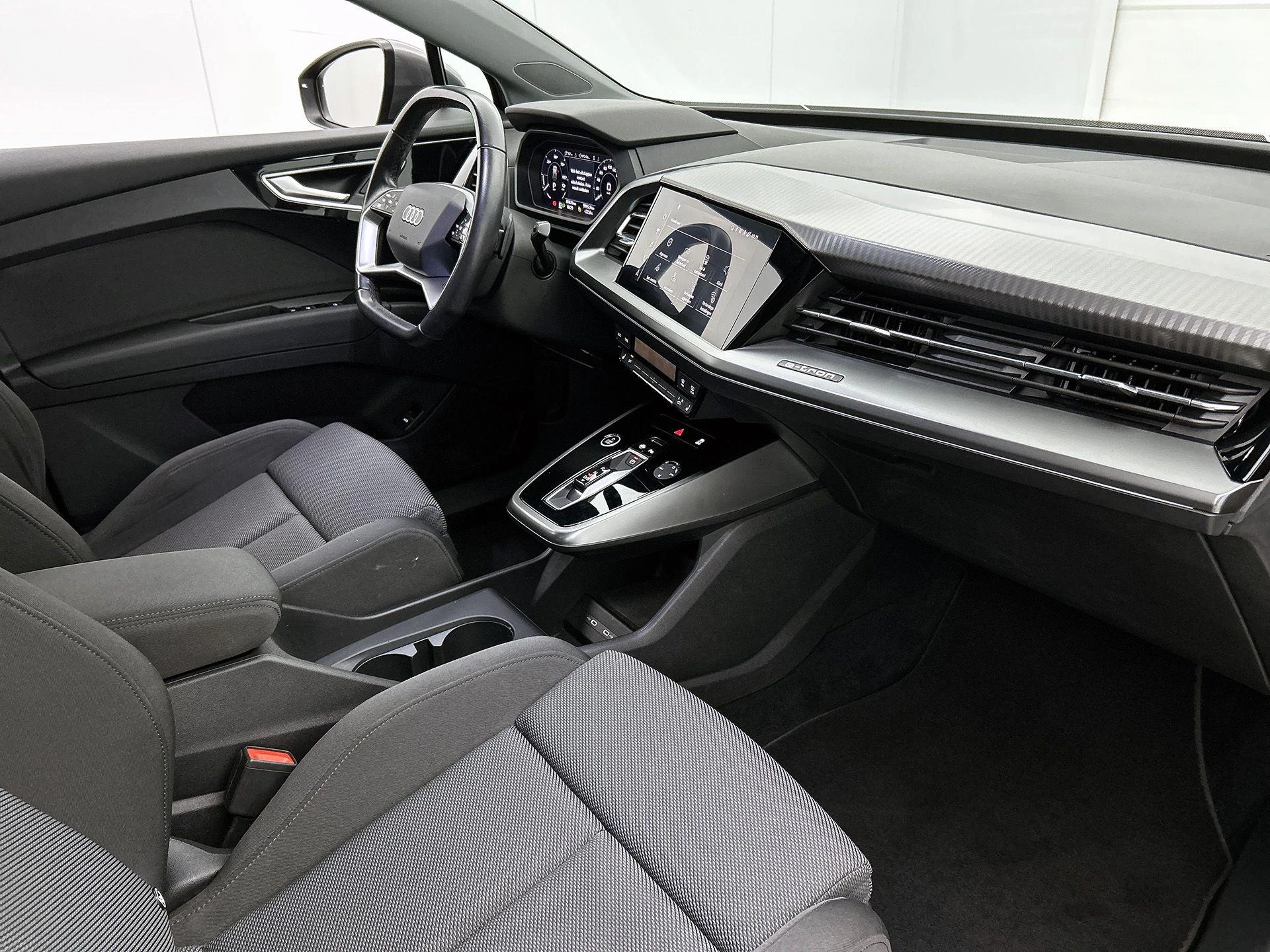 Audi-Q4 e-tron-image-20