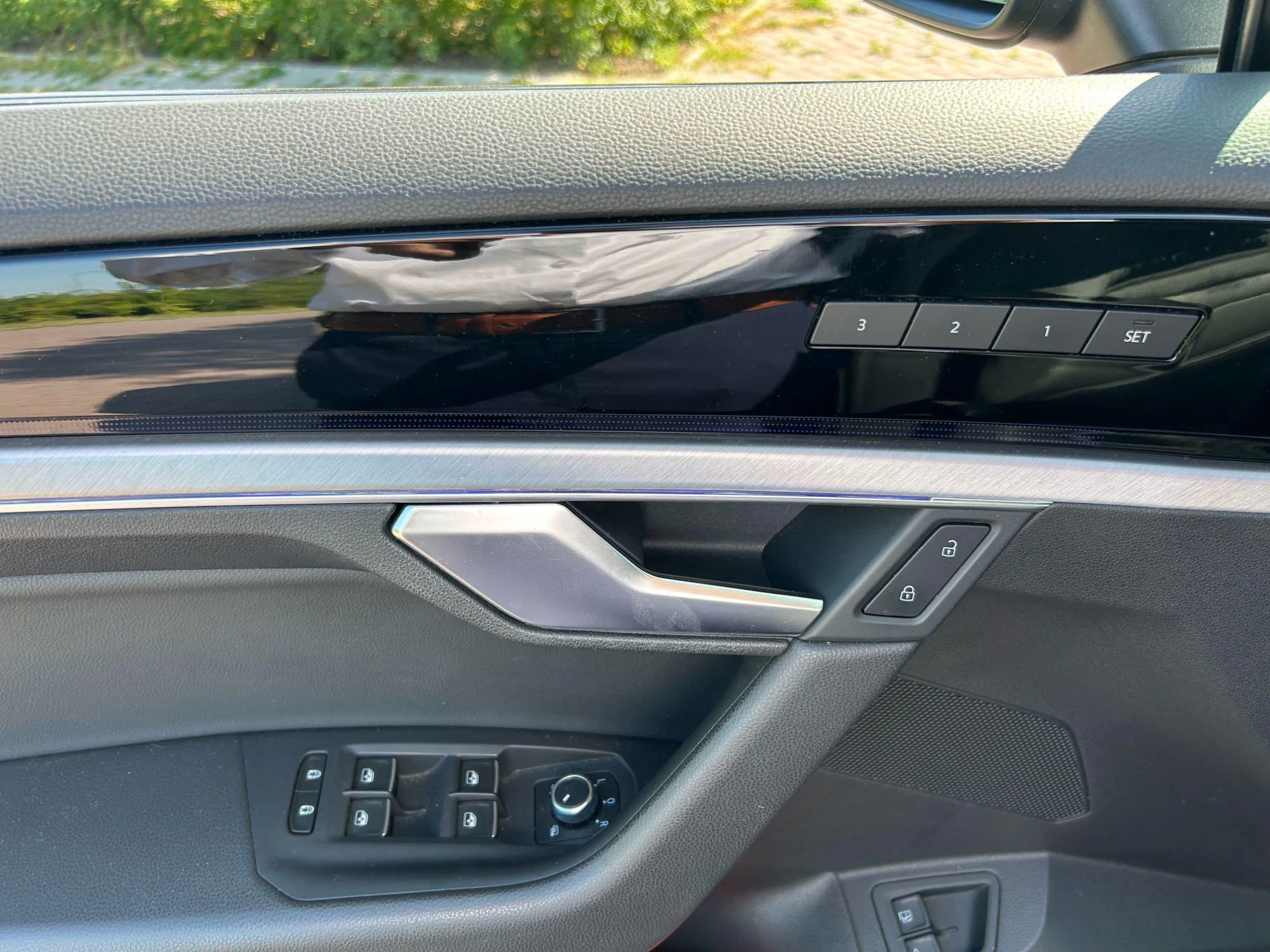 Volkswagen-Touareg-image-14