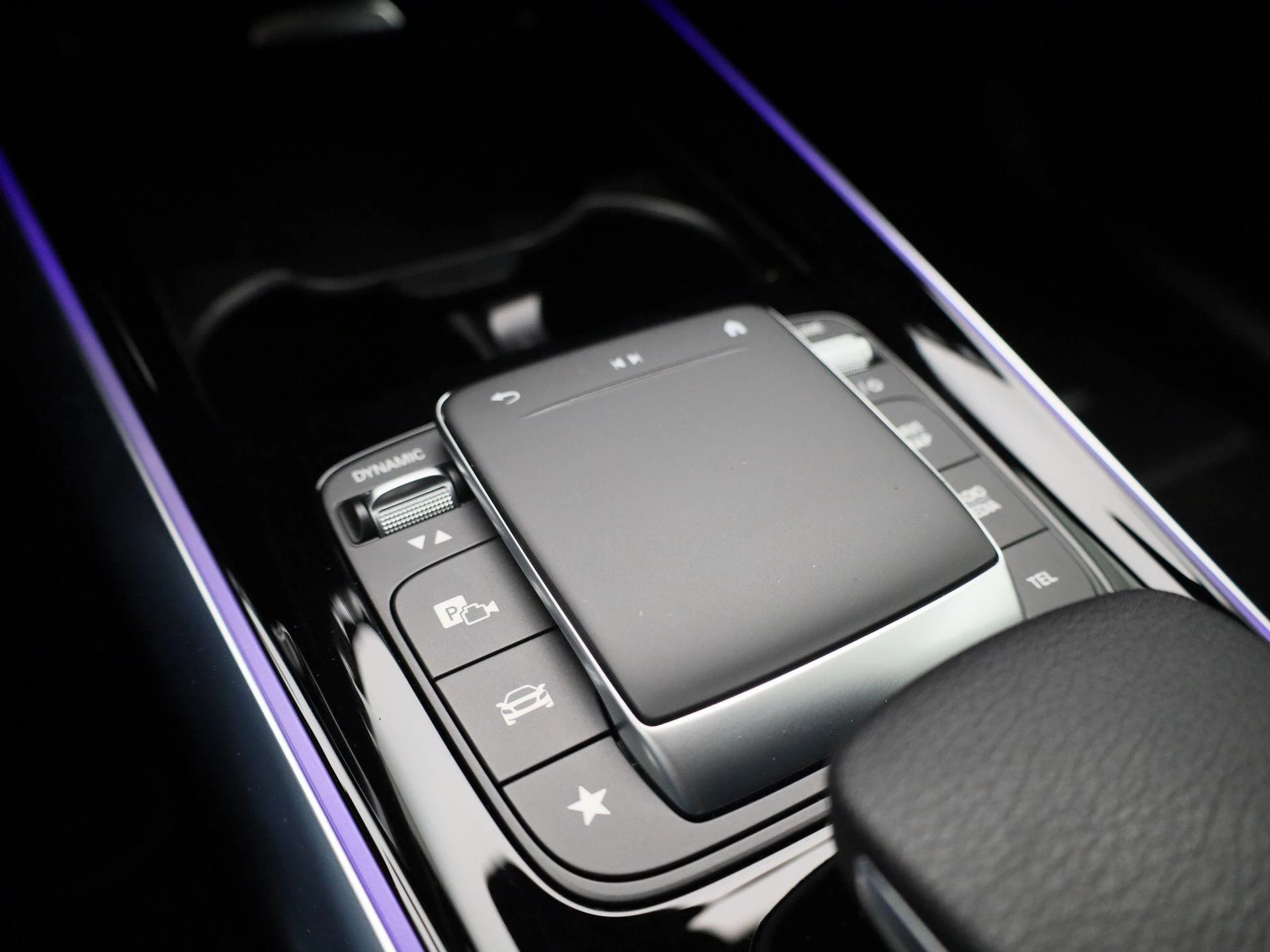Mercedes-Benz-EQA-image-27