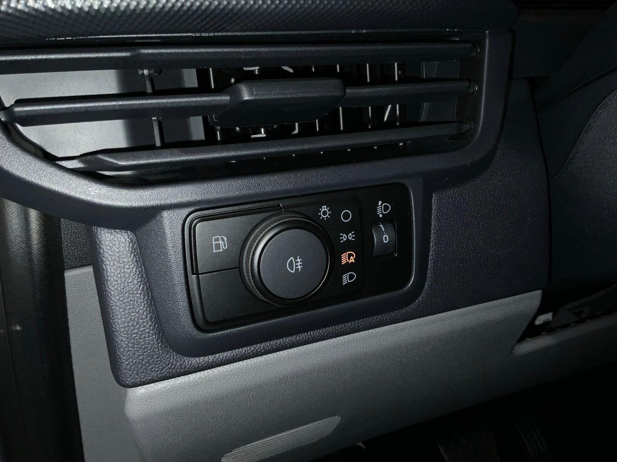 Ford-Transit Custom-image-16