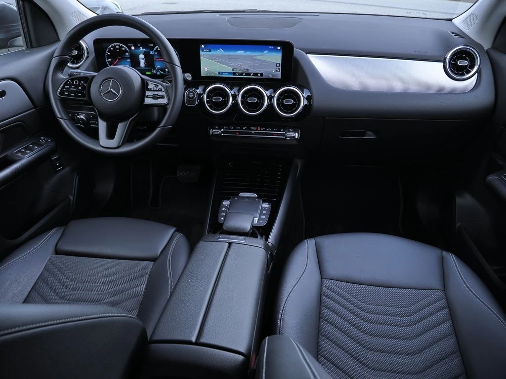 Mercedes-Benz-GLA 250 e-image-12