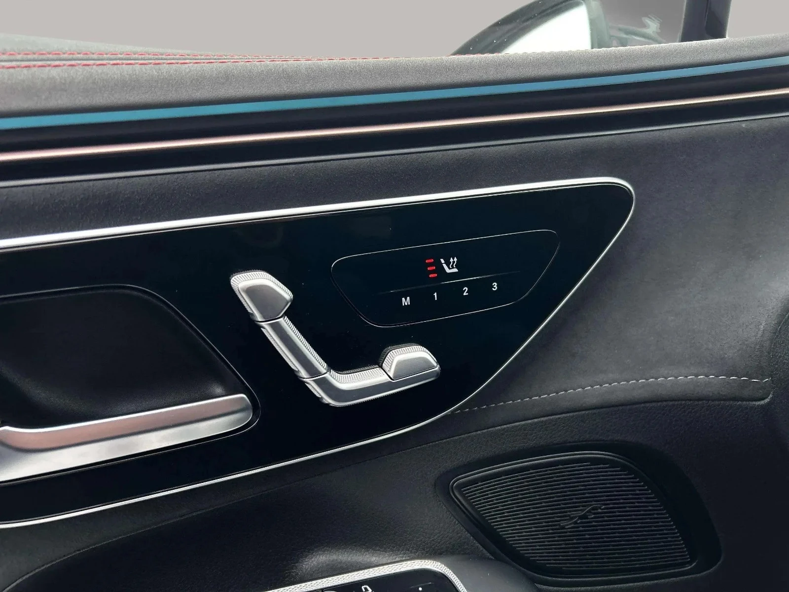 Mercedes-Benz-EQE-image-10