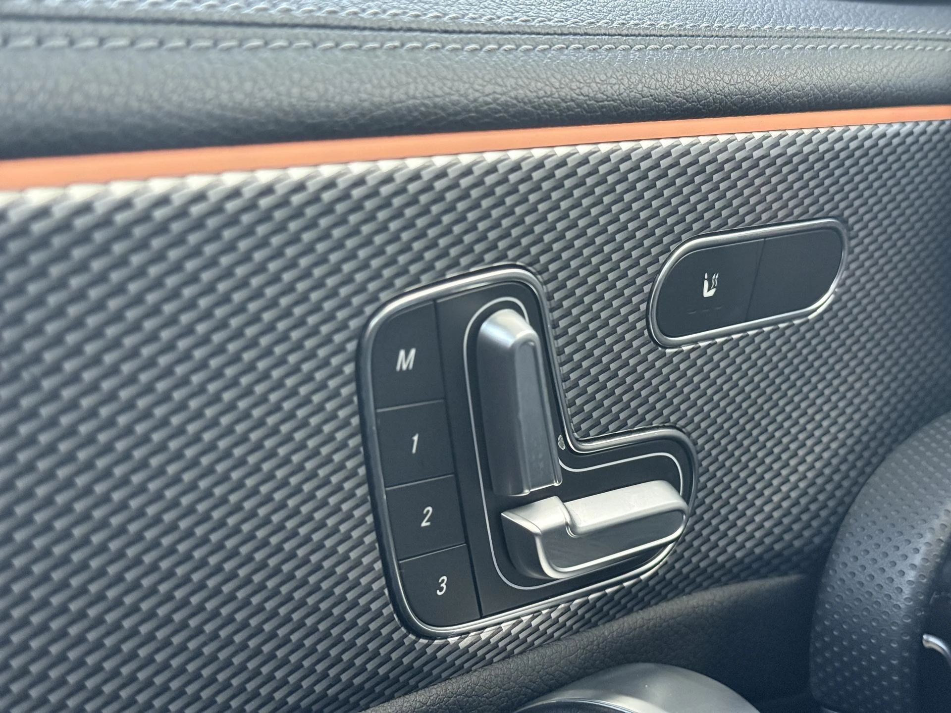 Mercedes-Benz-CLA-image-25
