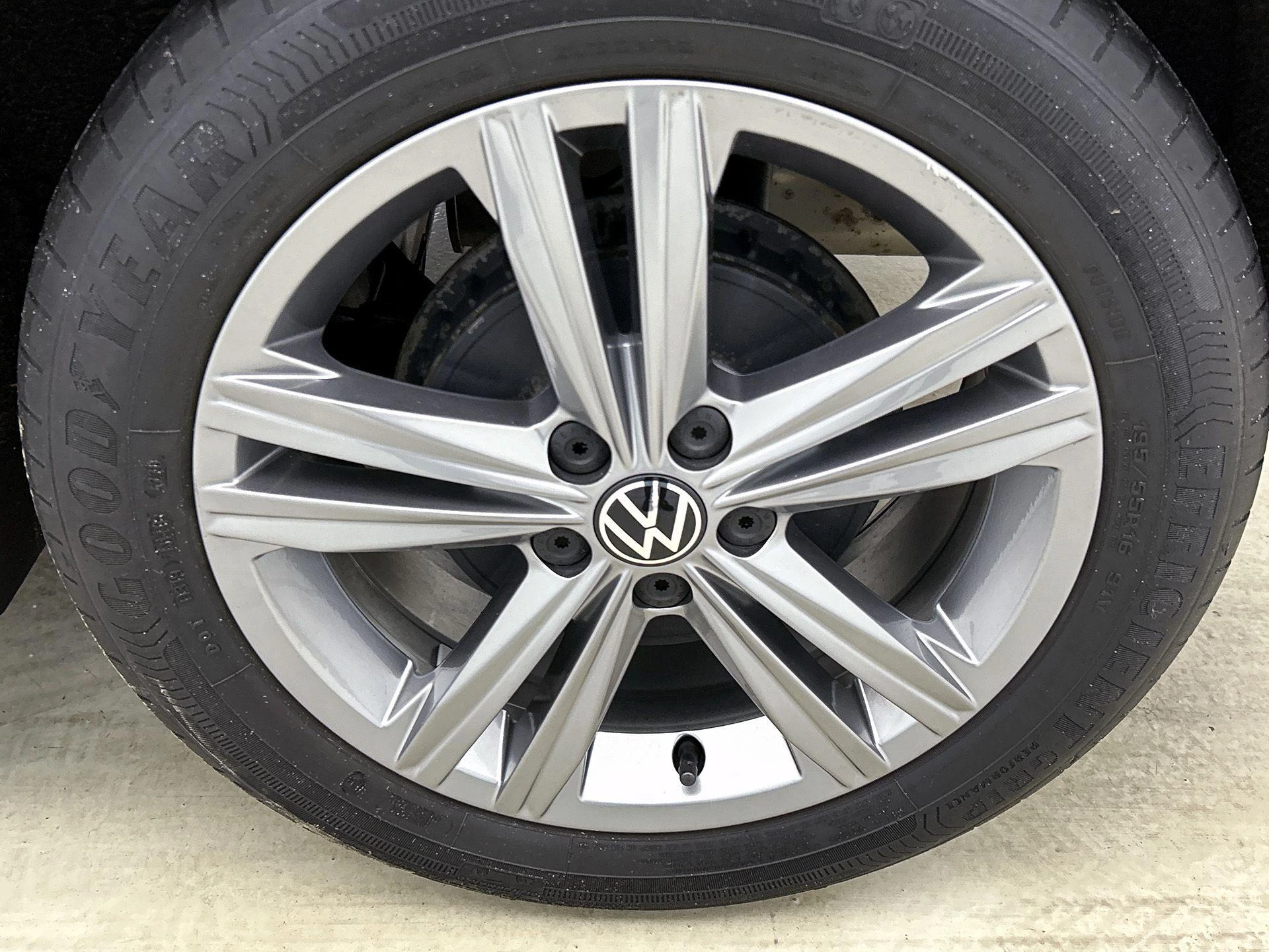 Volkswagen-Polo-image-33