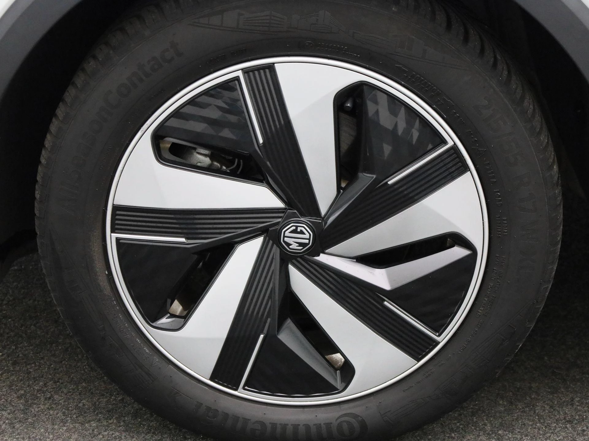 MG ZS EV Long Range Luxury 70 kWh