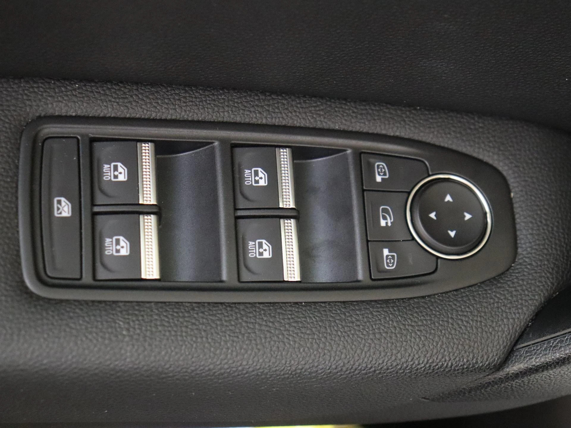 Renault-Captur-image-24