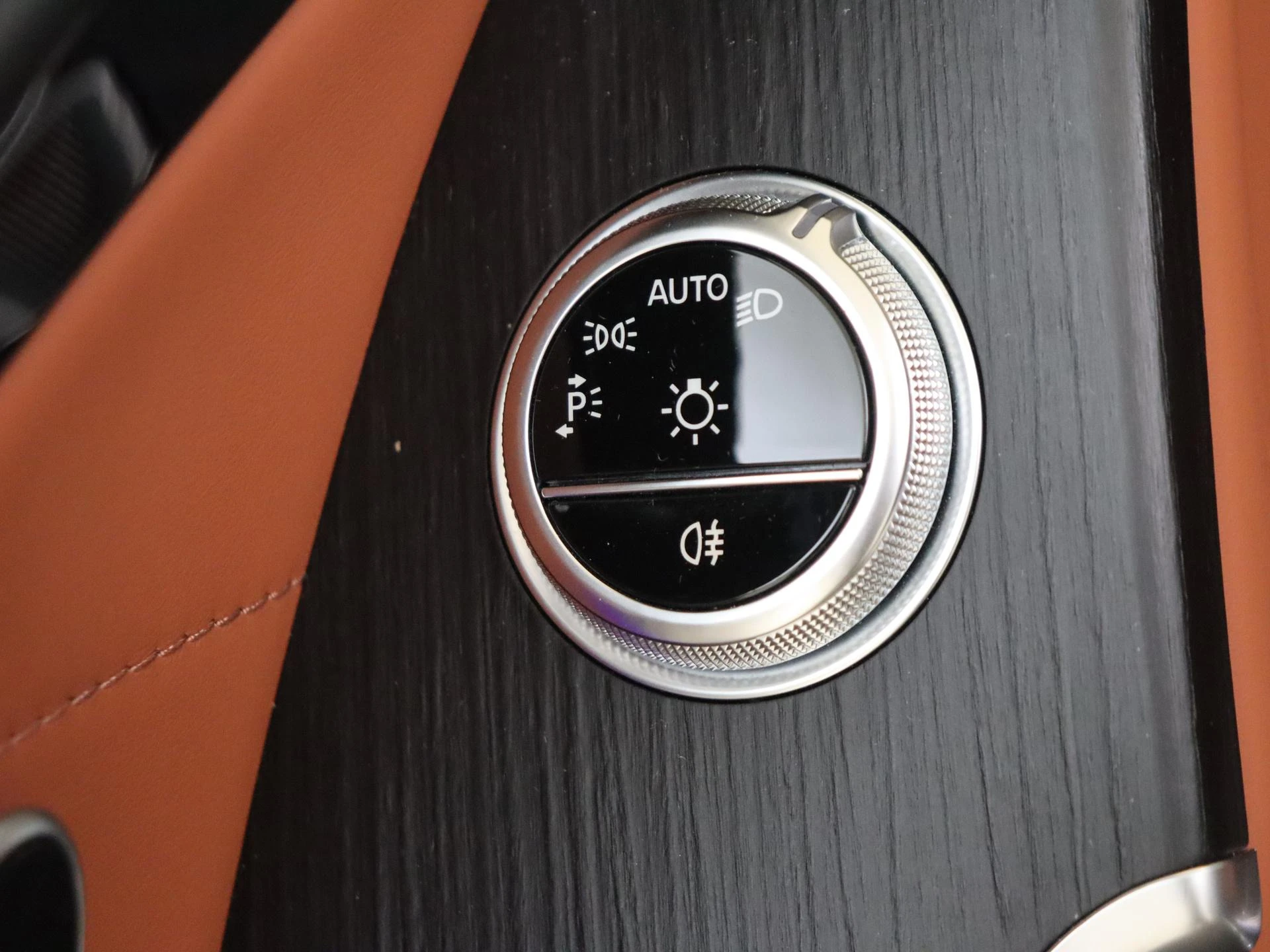 Mercedes-Benz-S-Klasse-image-24
