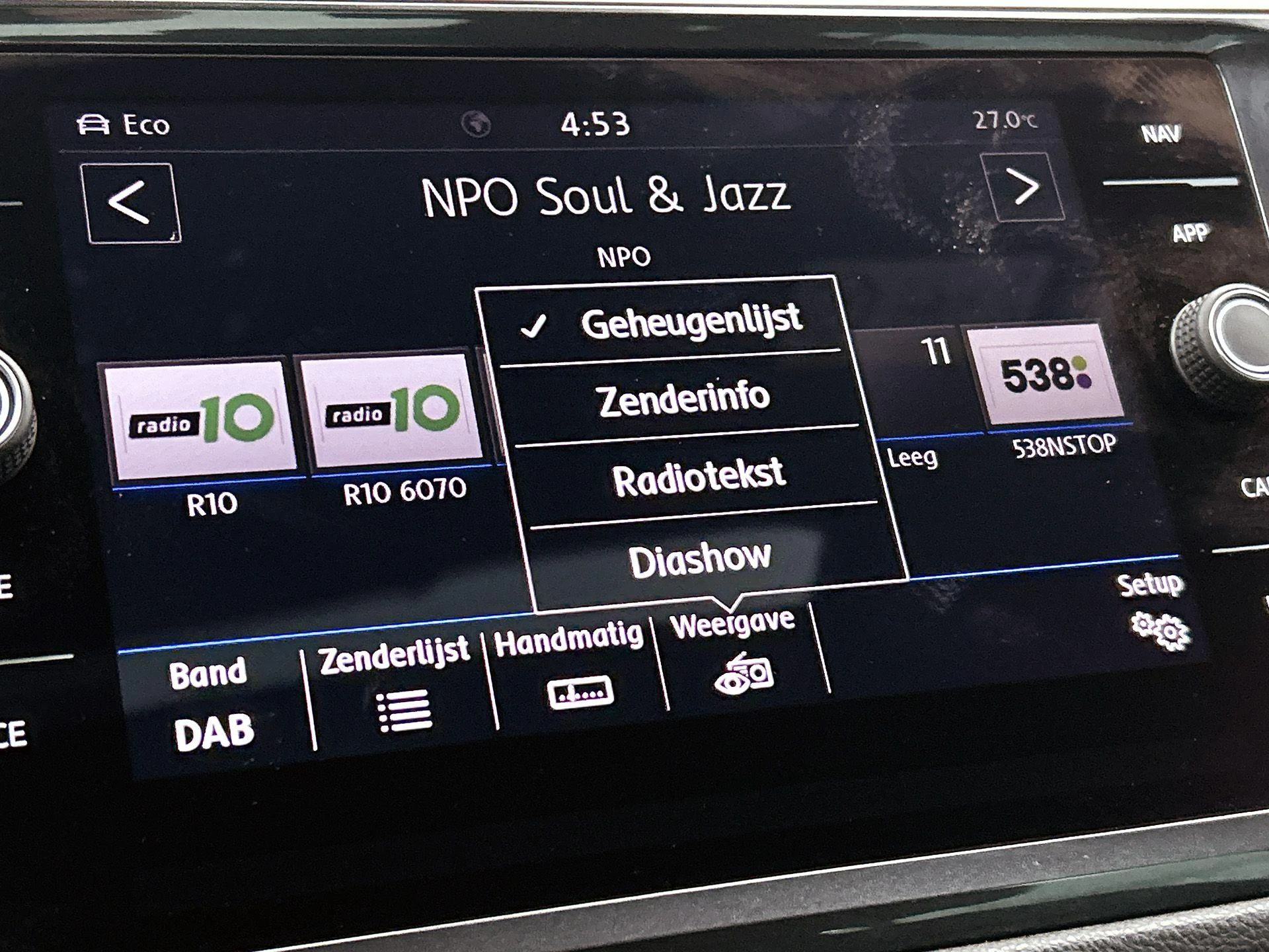 Volkswagen-Tiguan-image-24