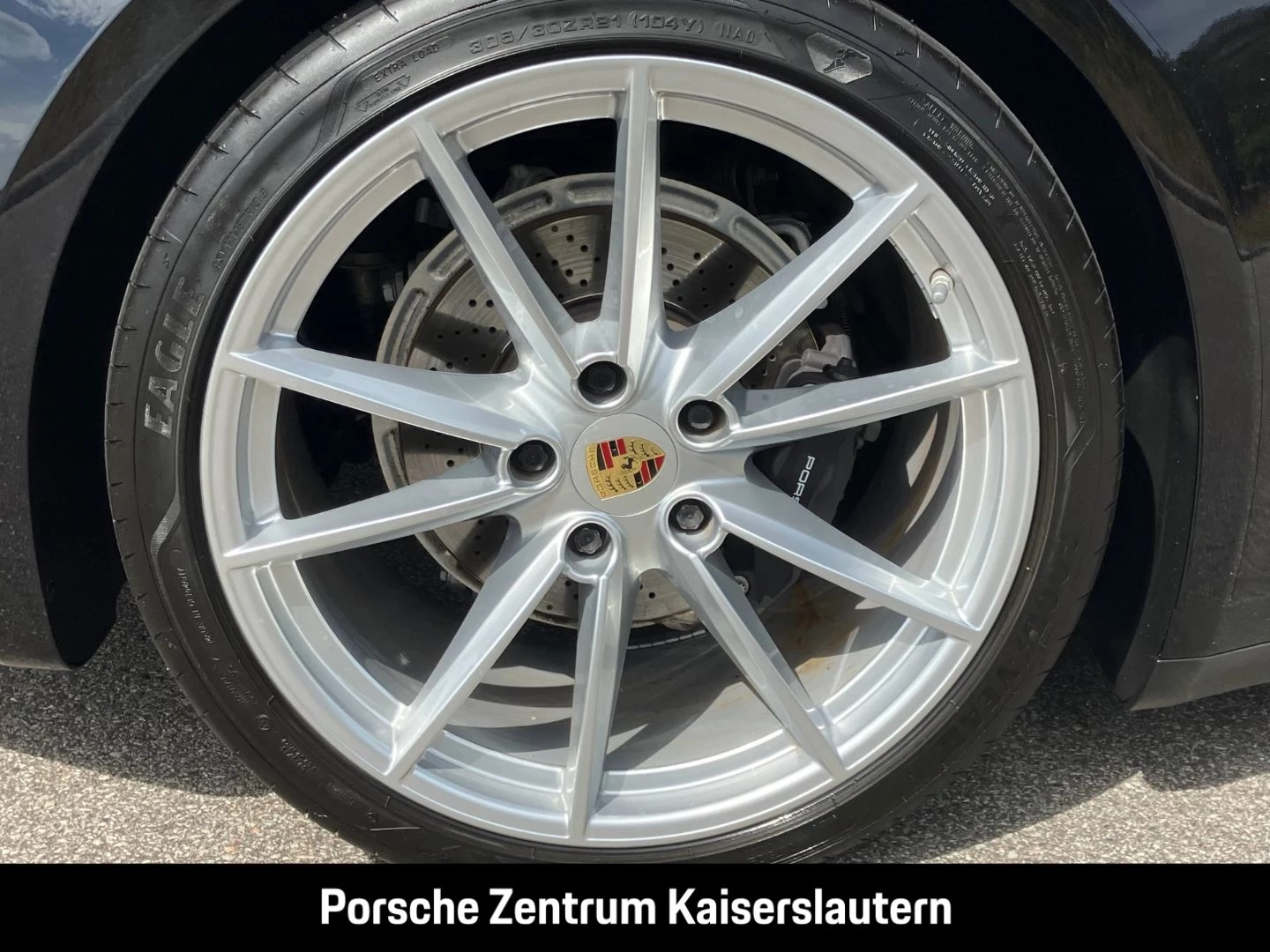 Porsche 911 992 Carrera 4 Cabrio Sportabgas BOSE 21-Zoll carrera