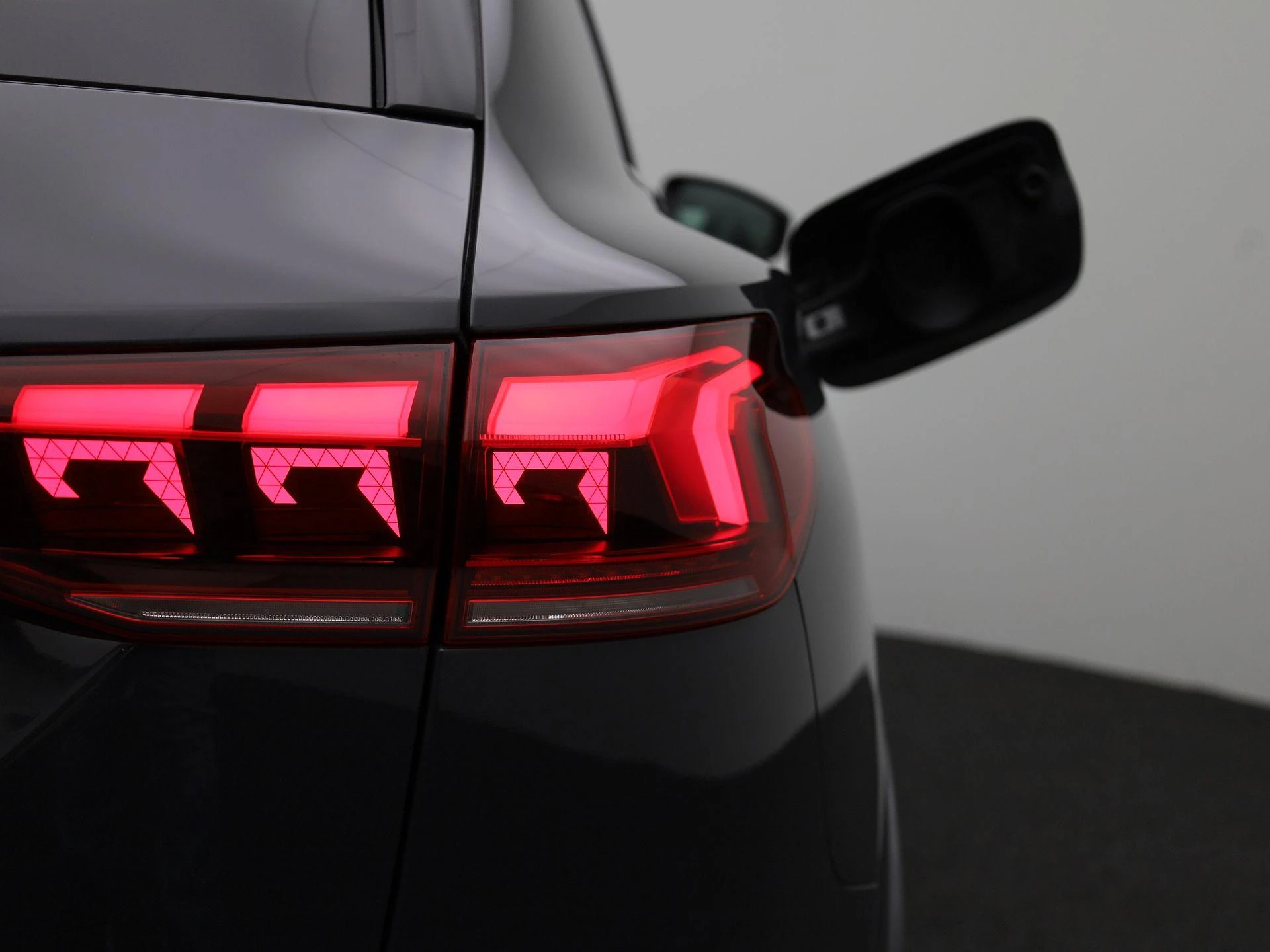 Audi-Q6 e-tron-image-60
