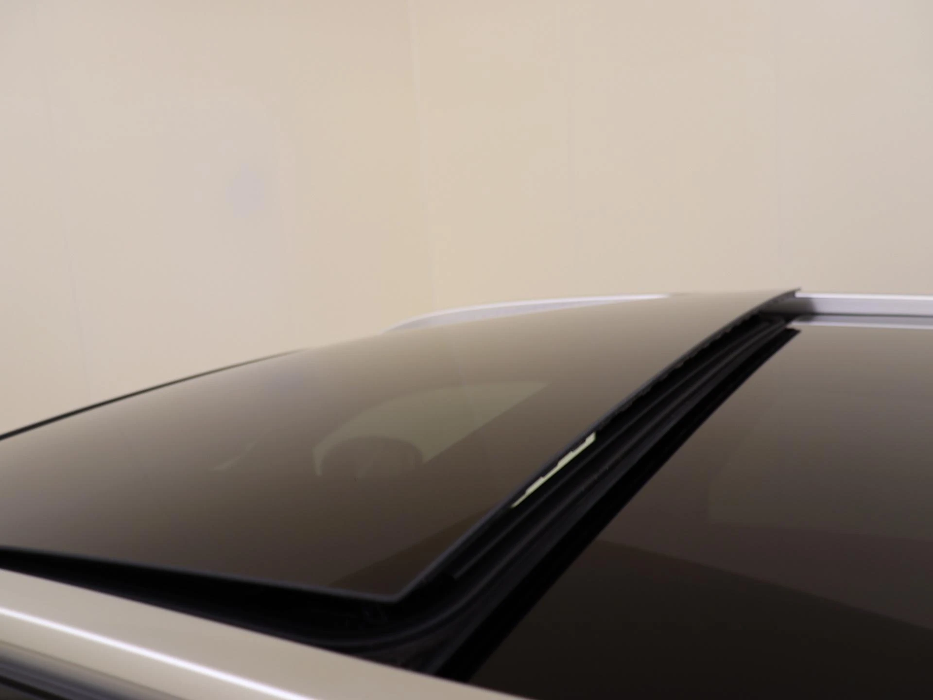 Mercedes-Benz-GLC-image-28