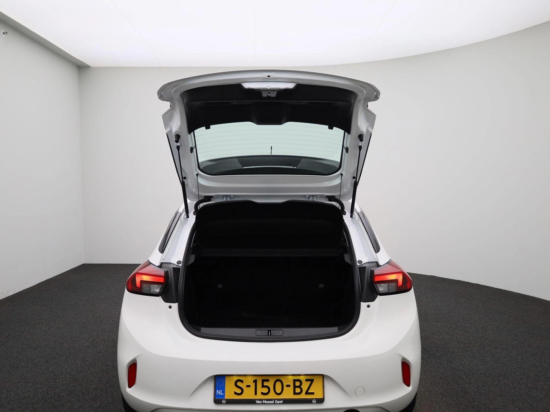 Opel-Corsa-image-11