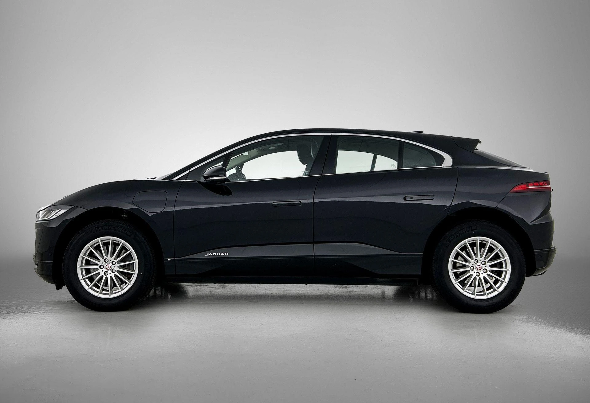 Jaguar-I-PACE-image-1