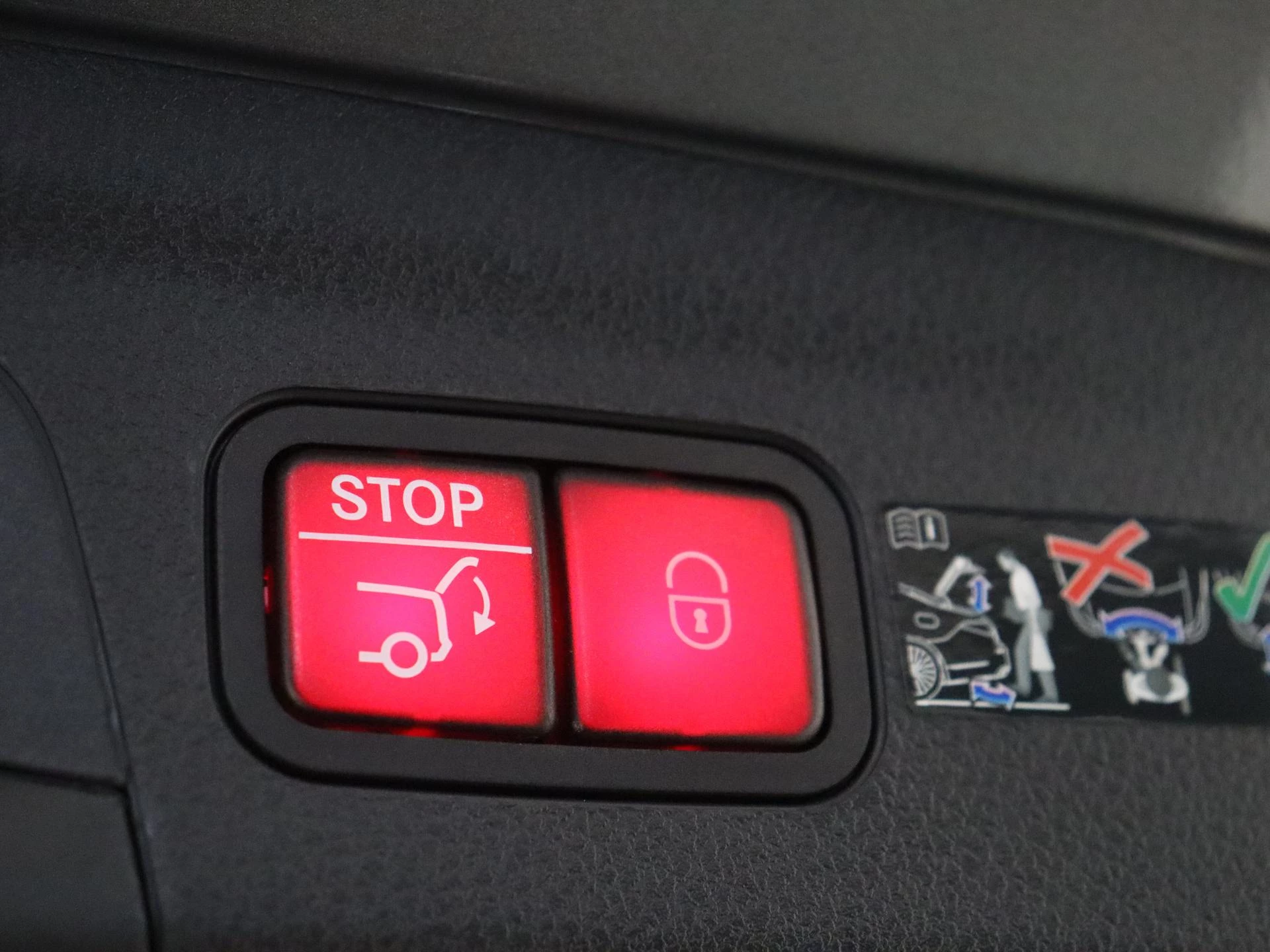 Mercedes-Benz-GLE-image-44