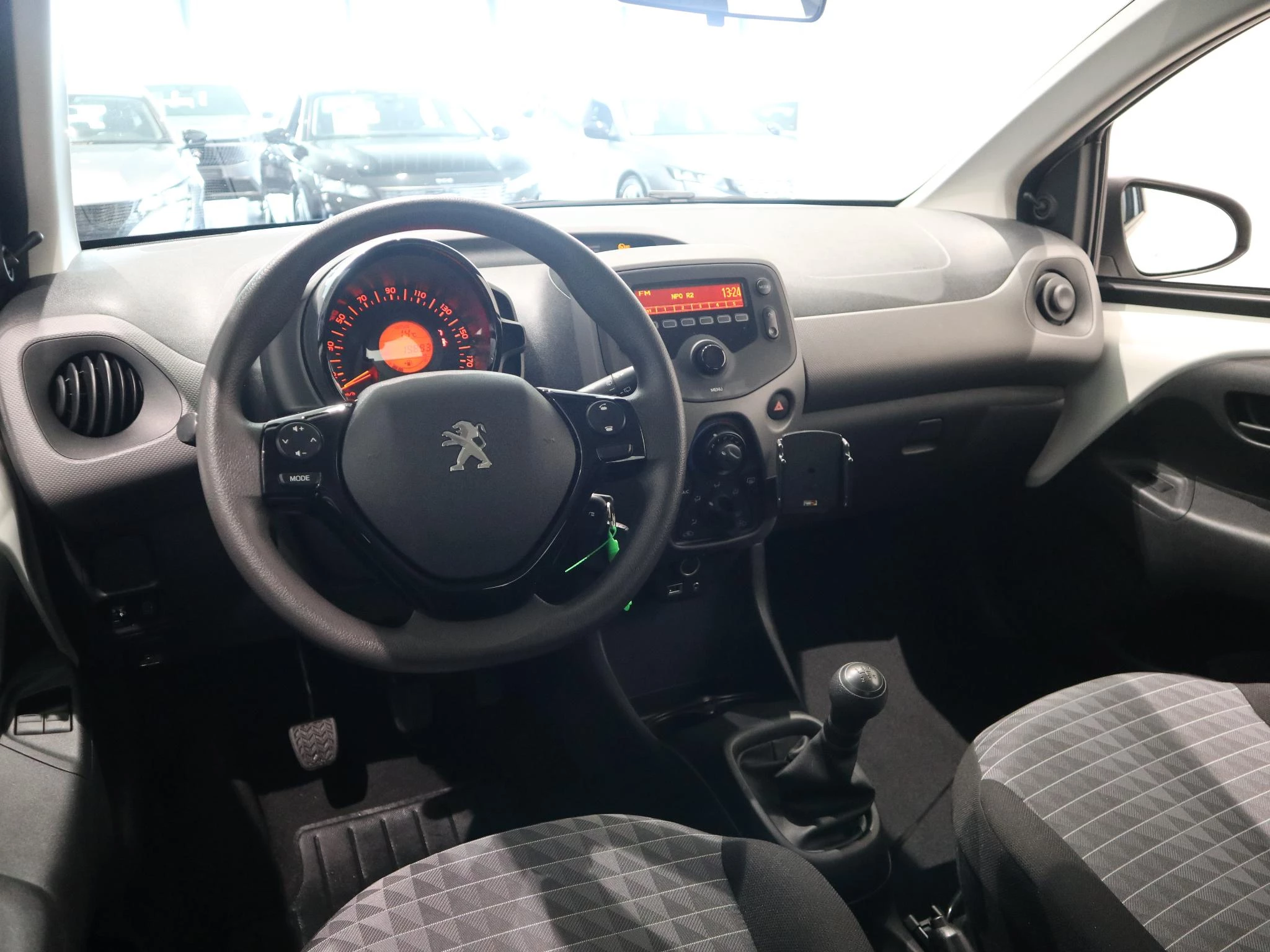 Peugeot-108-image-8