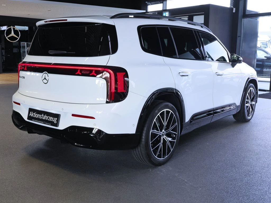 Mercedes-Benz-GLB 200-image-4