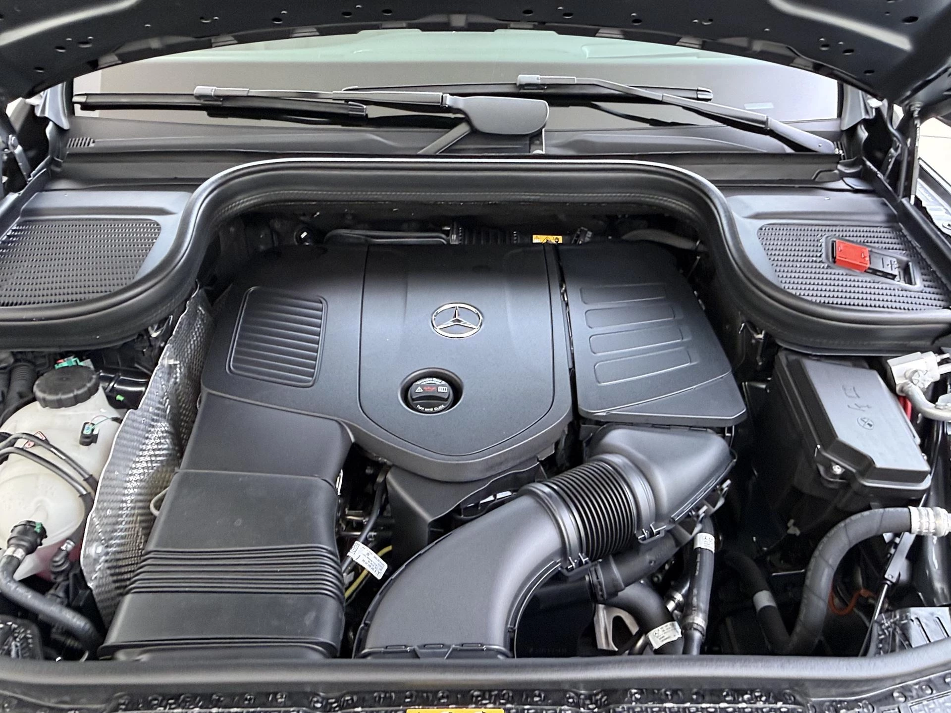 Mercedes-Benz-GLE-image-4