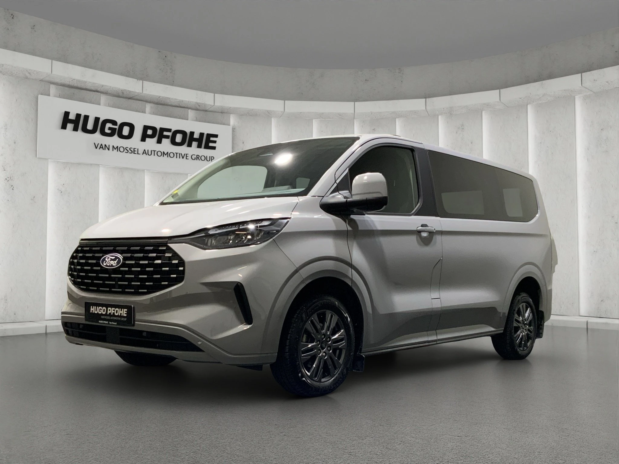 Ford-Tourneo Custom-image-0