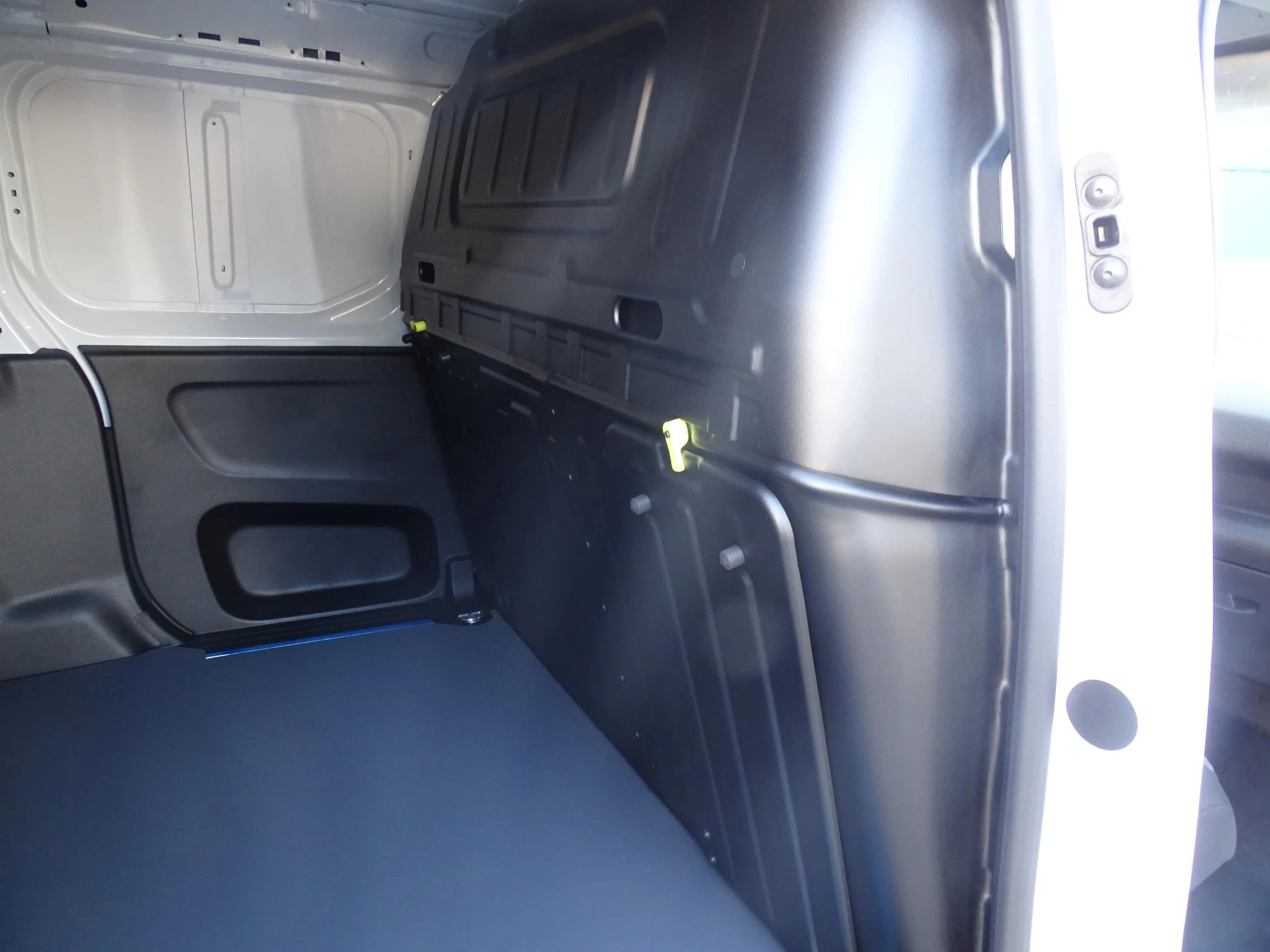 Peugeot-Partner-image-15