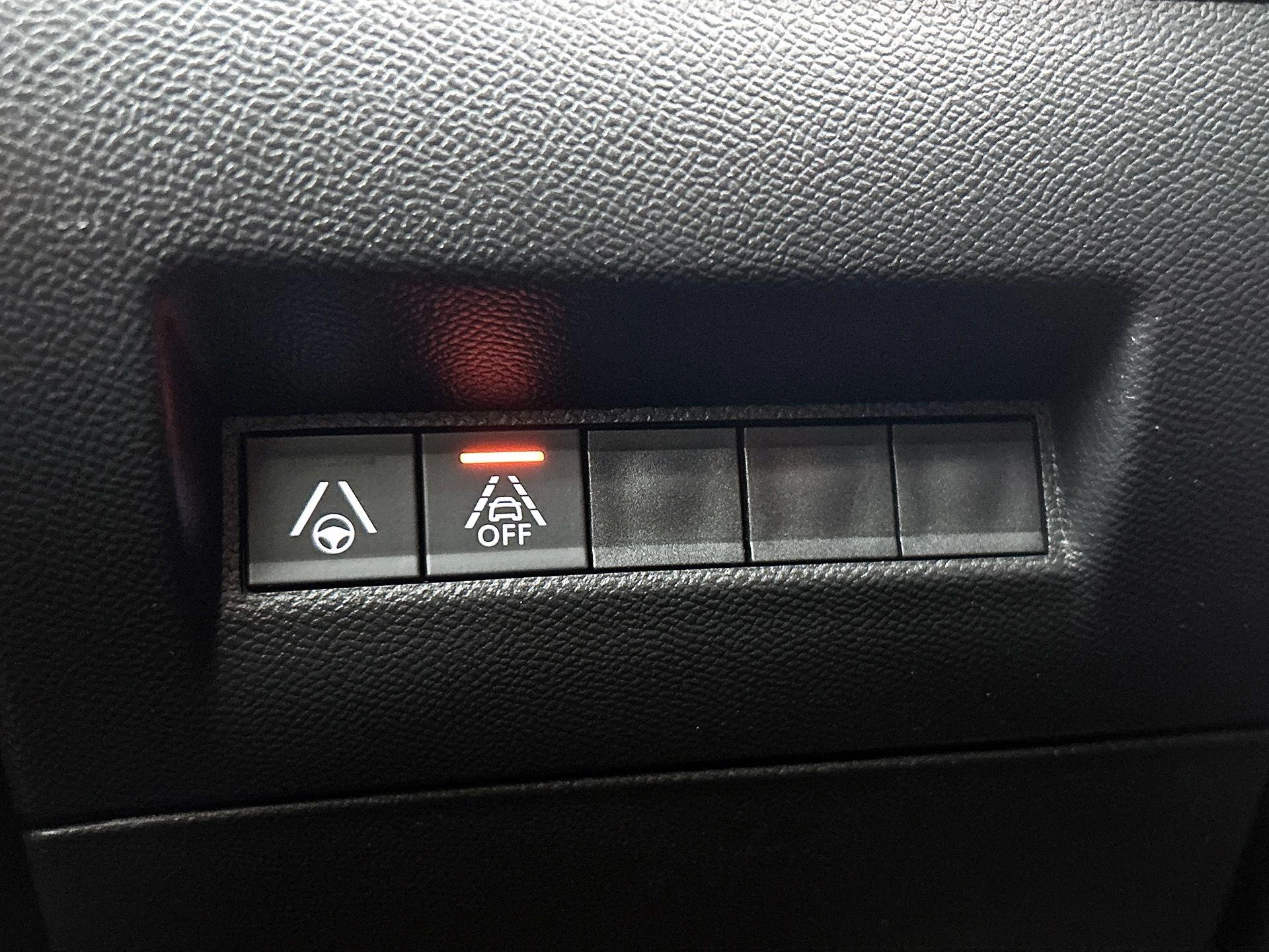 Peugeot-e-2008-image-33