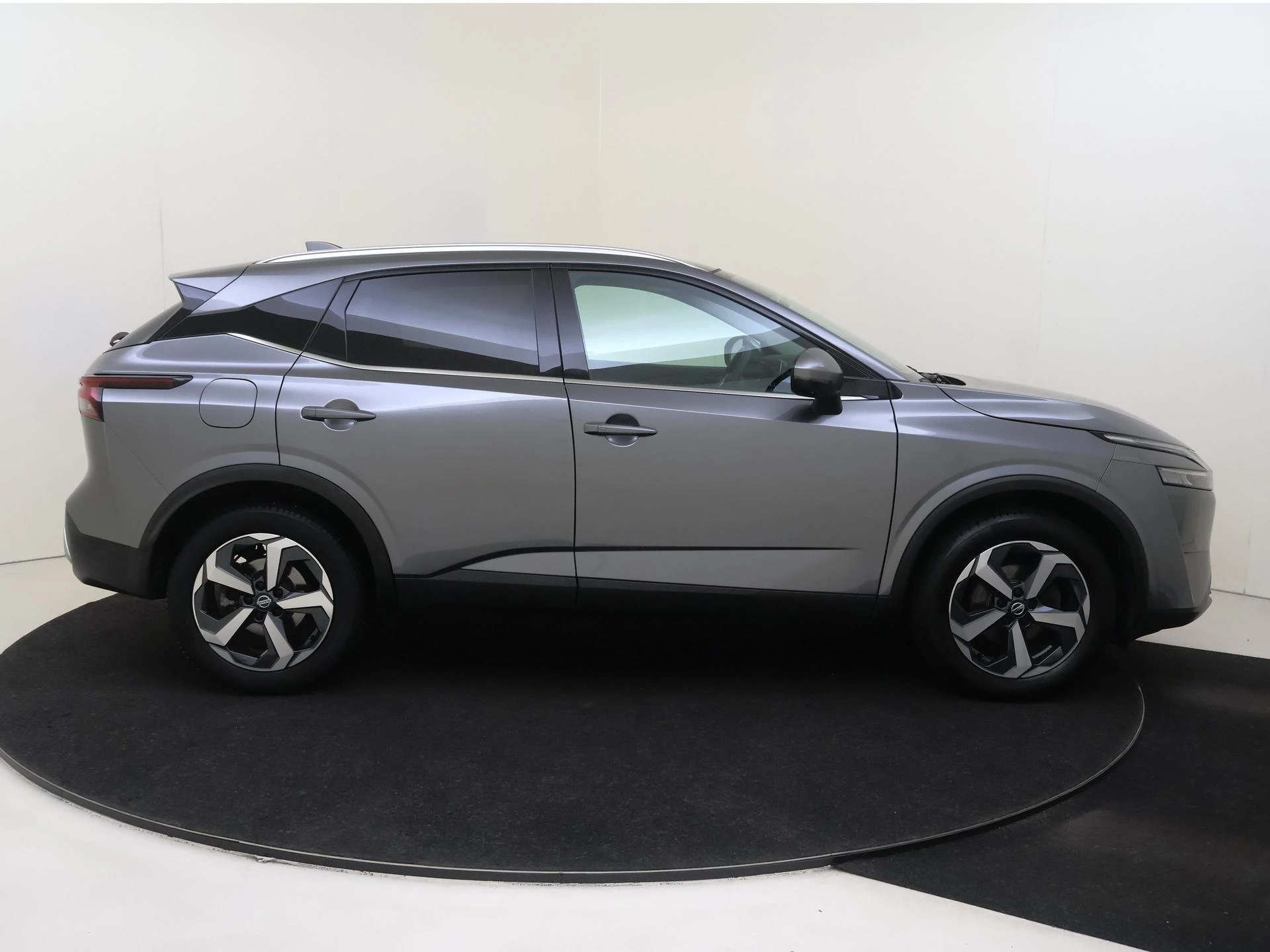 Nissan-QASHQAI-image-8