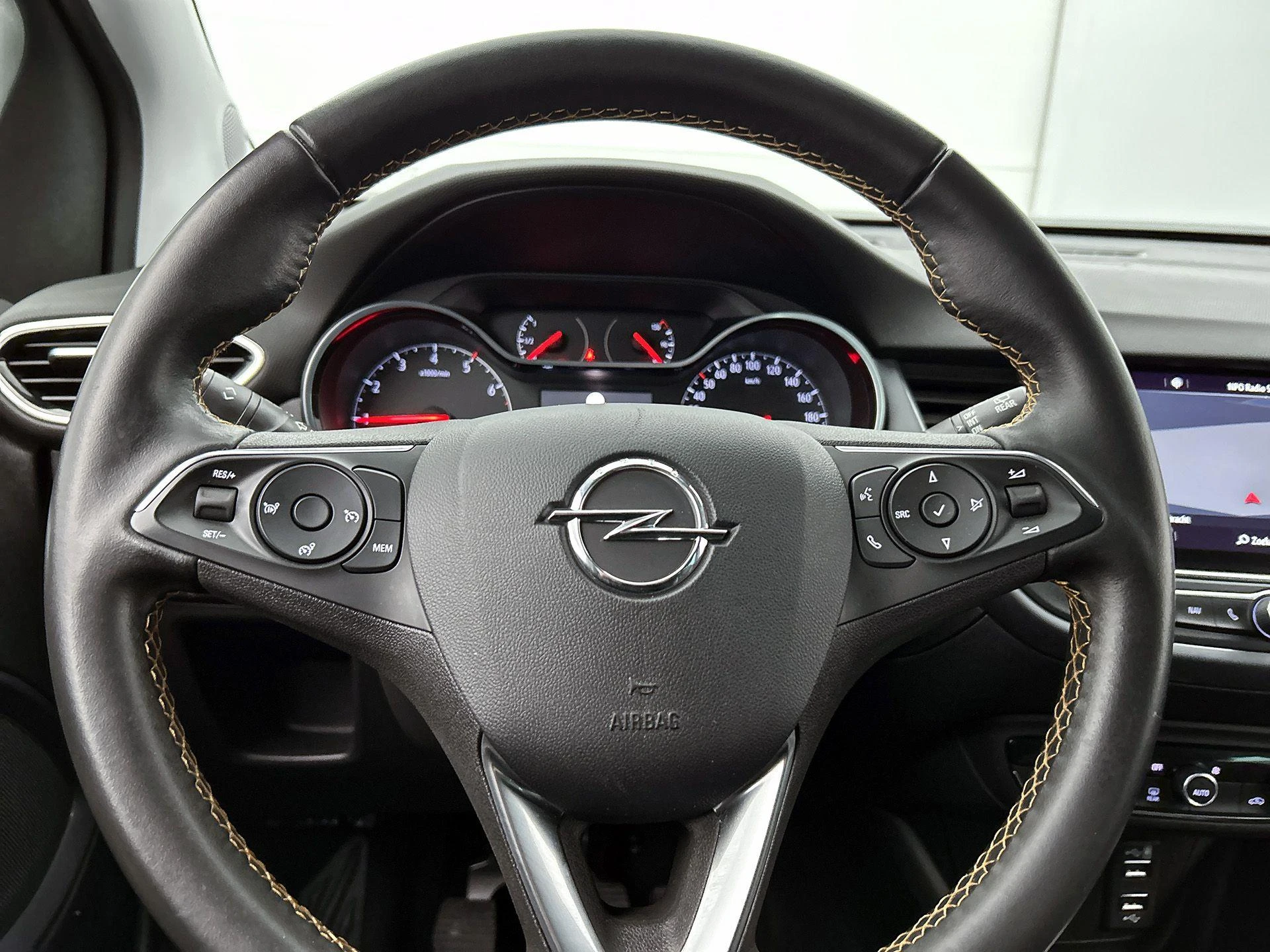 Opel-Crossland X-image-35