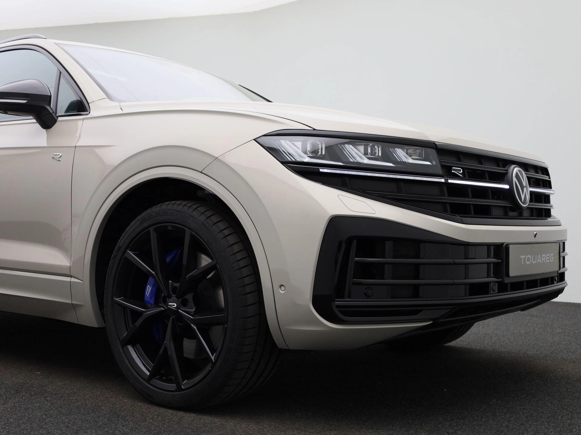 Volkswagen-Touareg-image-57