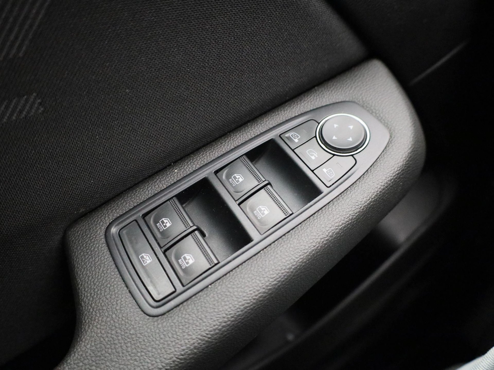 Renault-Clio-image-22