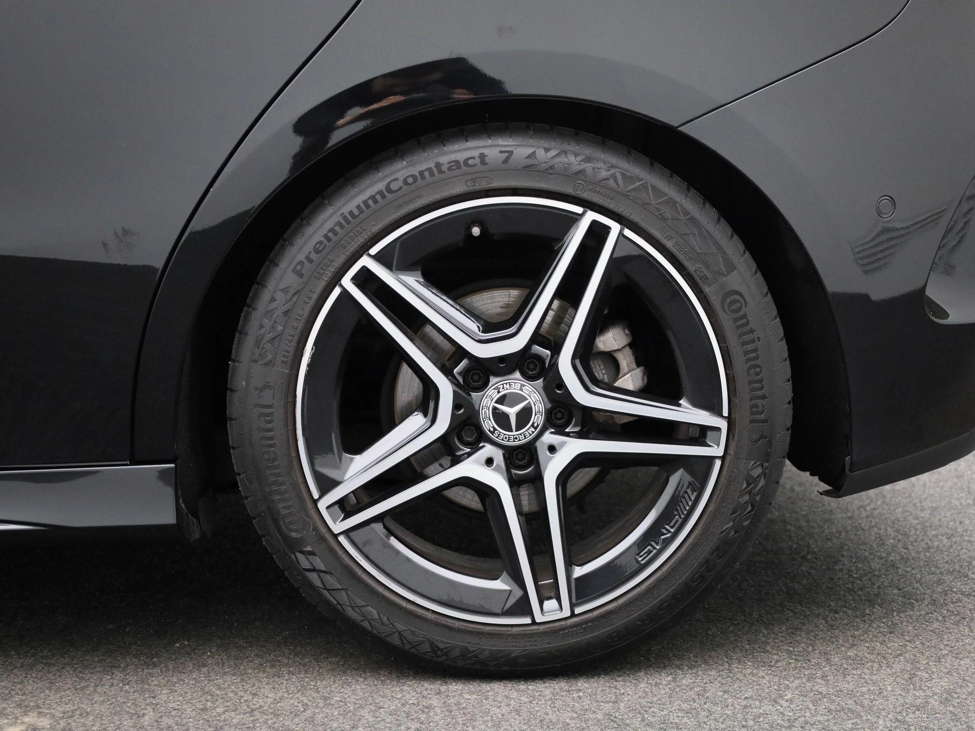 Mercedes-Benz-B-Klasse-image-12