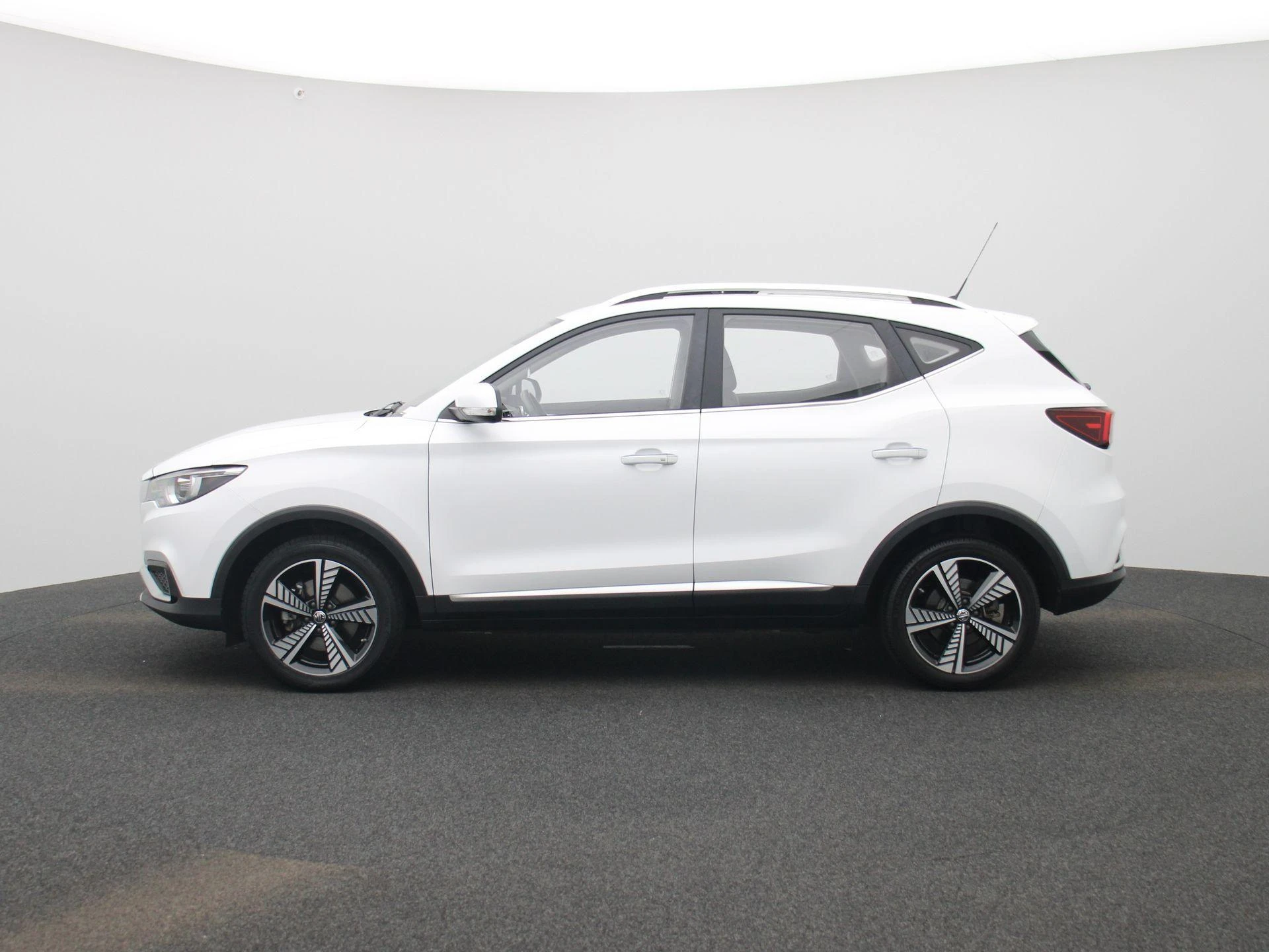 MG-ZS EV-image-4