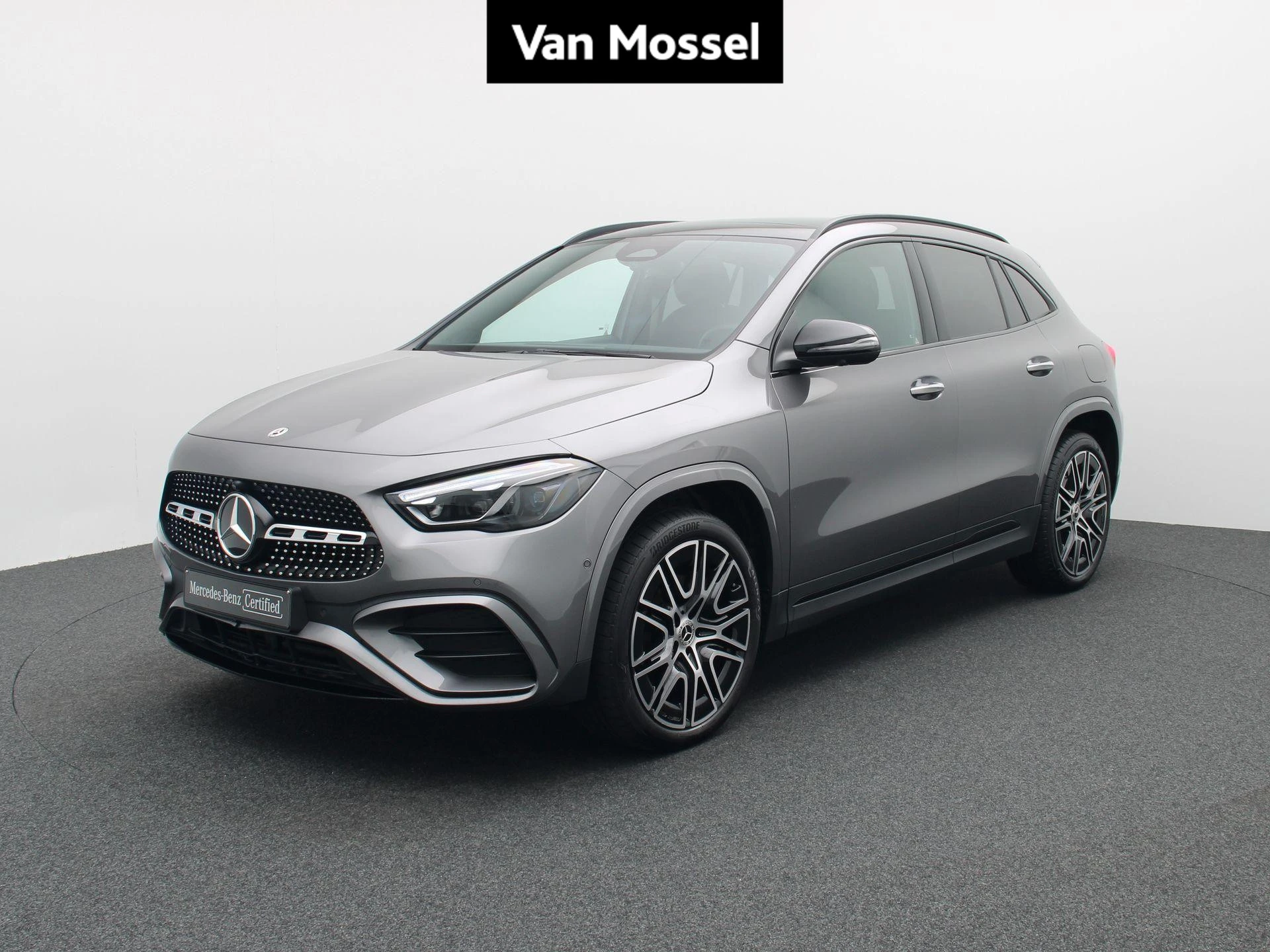 Mercedes-Benz-GLA-image-0