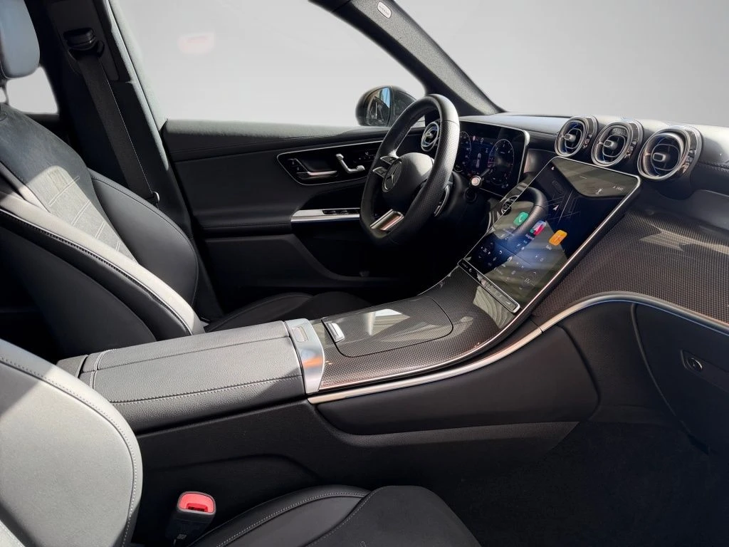 Mercedes-Benz-GLC 300 d-image-15