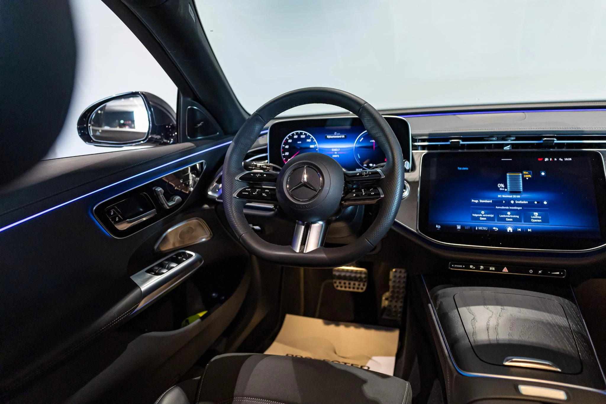 Mercedes-Benz-E-Klasse-image-20