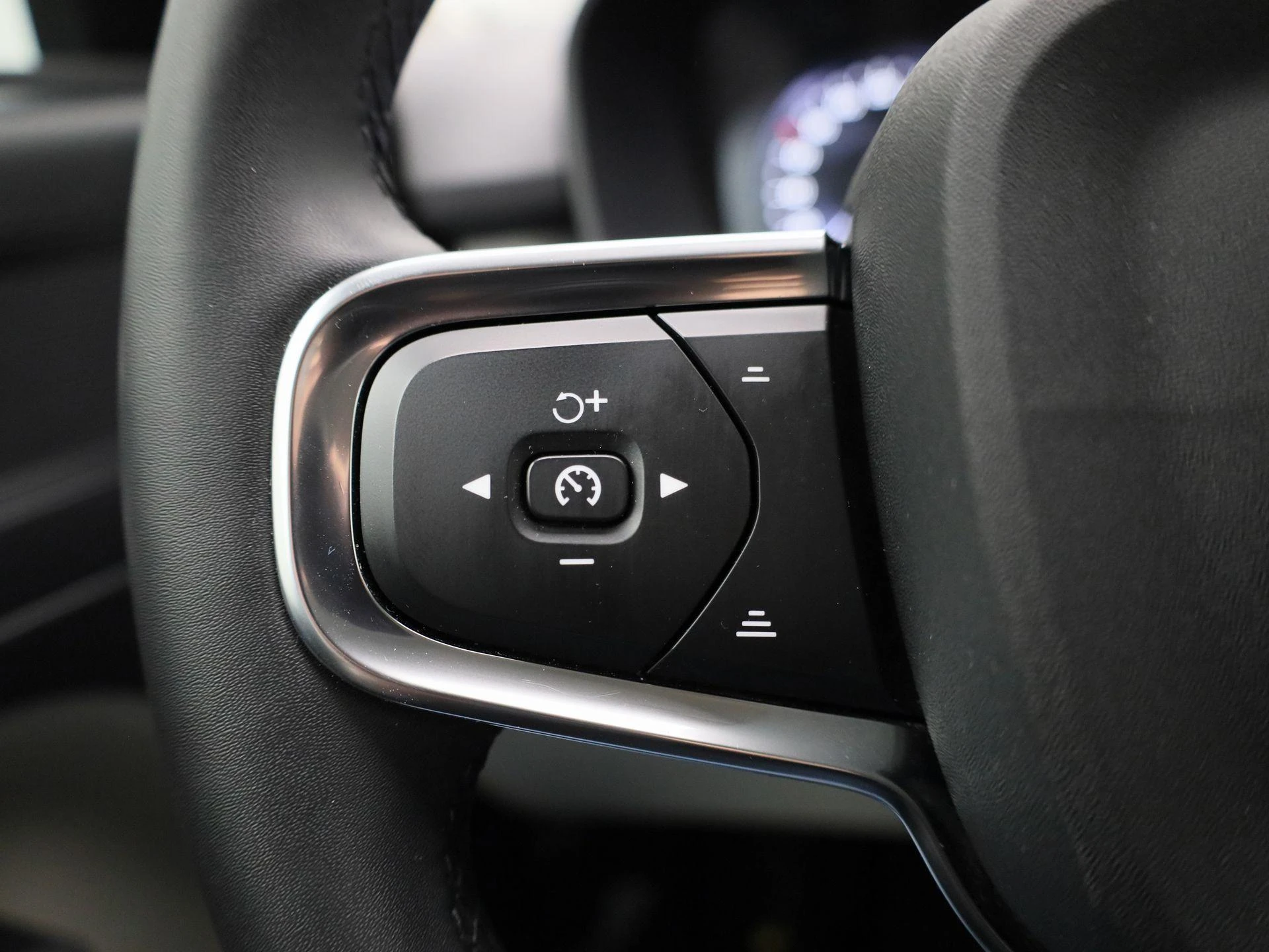 Volvo-XC40-image-19