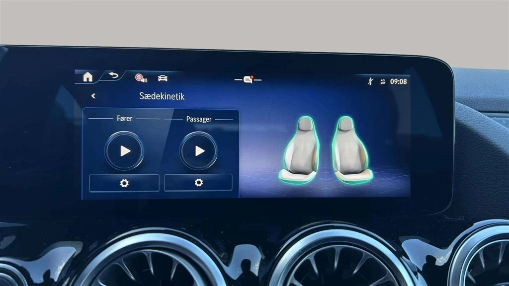 Mercedes-Benz-EQA-image-15