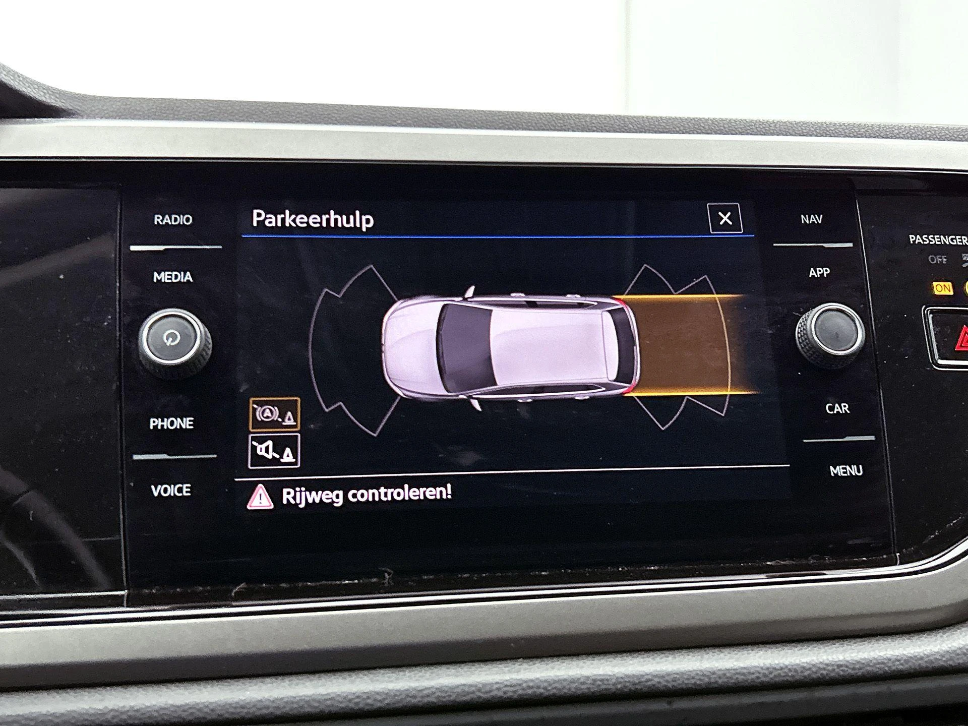 Volkswagen-Polo-image-12