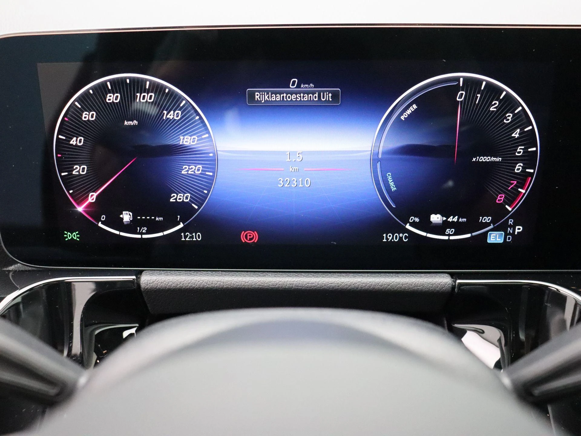 Mercedes-Benz GLA 250 e AMG Line + PREMIUM PLUS PACK + TREKHAAK + PANO + CARPLAY +