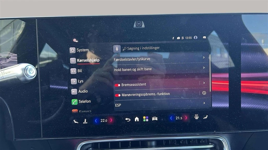 Mercedes-Benz-CLA-image-18