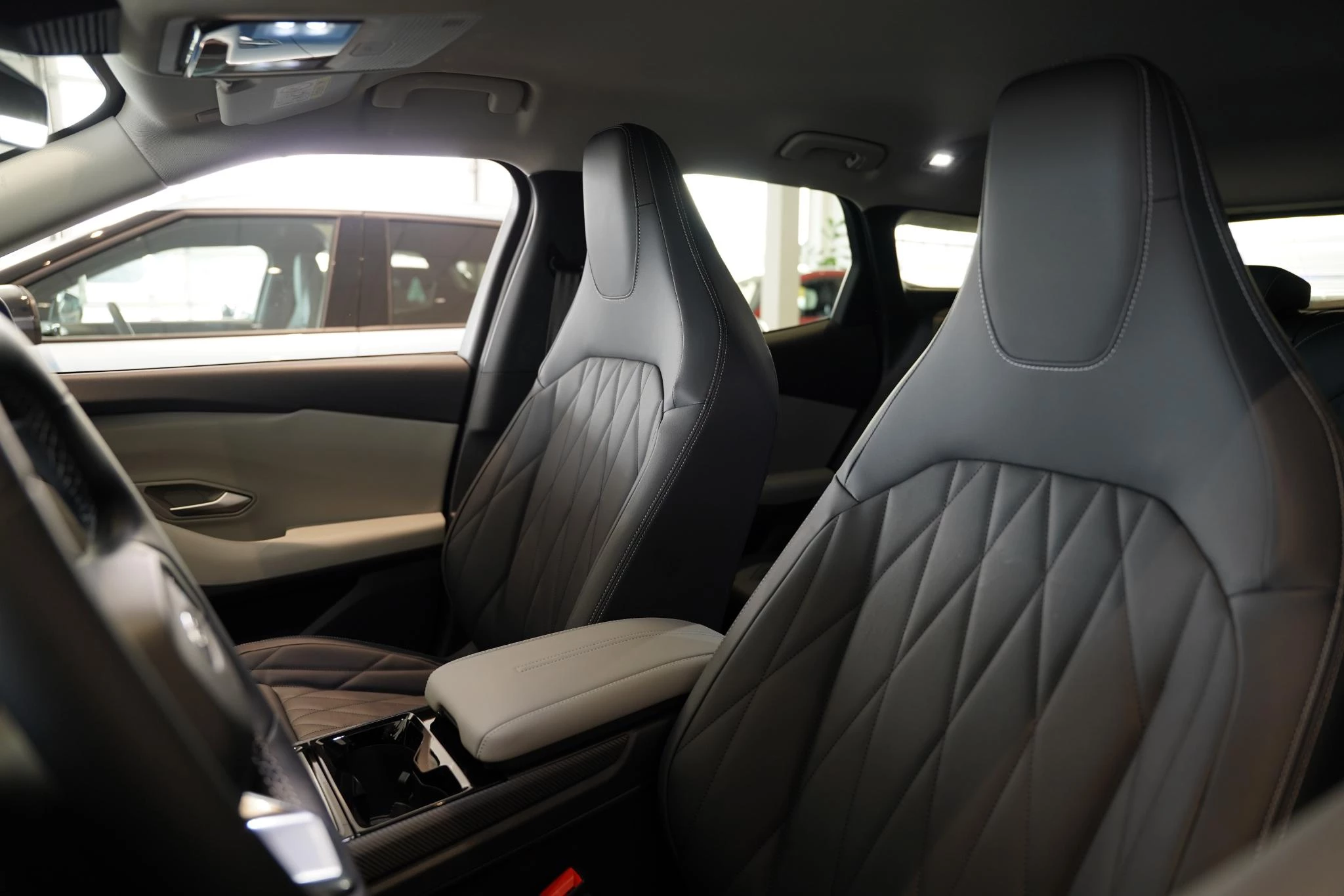 Ford-Explorer EV-image-8