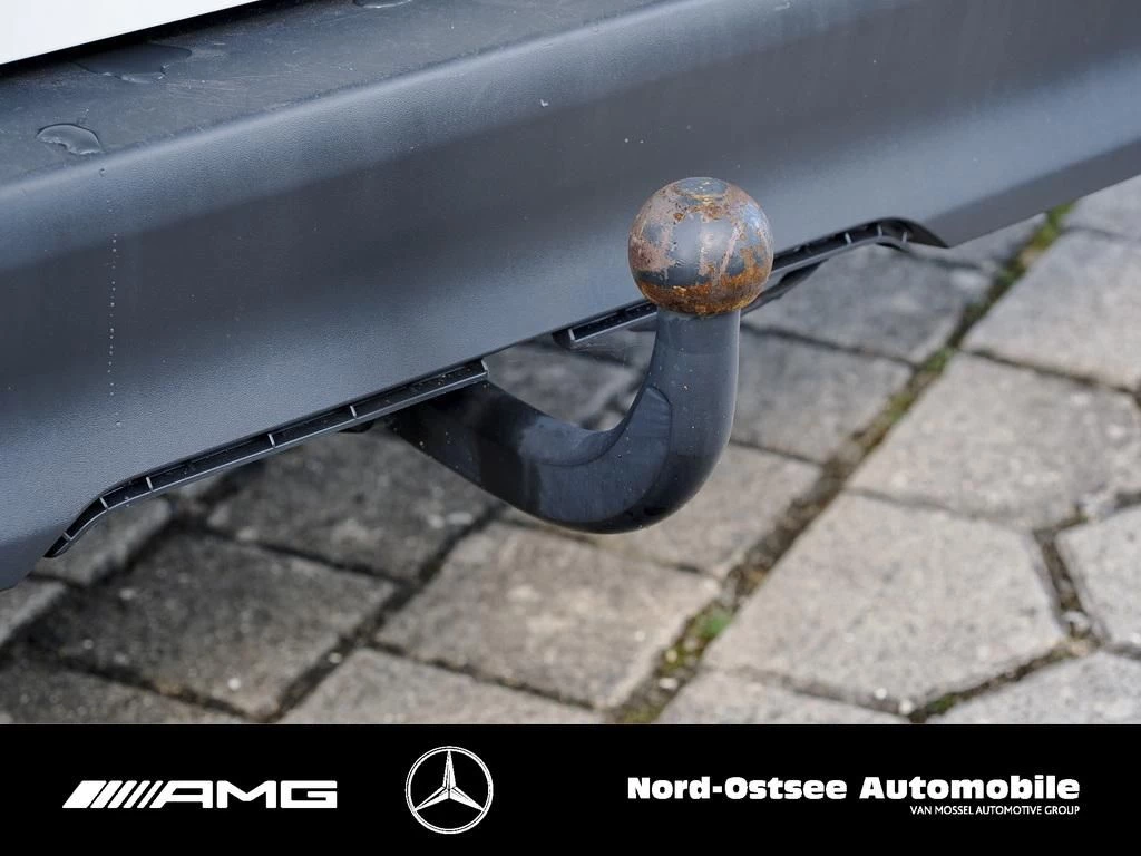 Mercedes-Benz-Vito-image-12