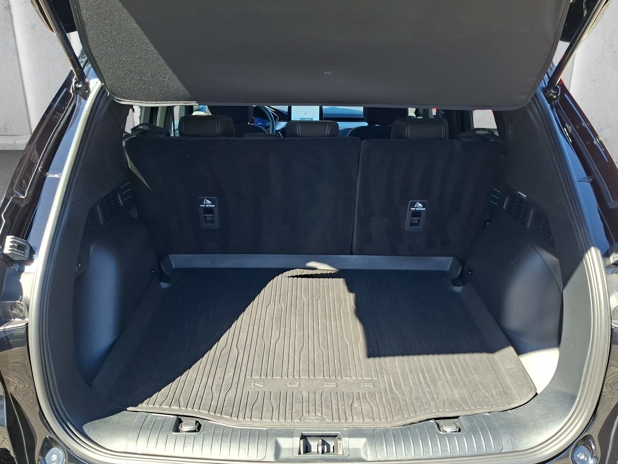 Ford Kuga Titanium 1.5 EB LED | GJR | RFK | SHZ | PDC | LMF | Navi | BT