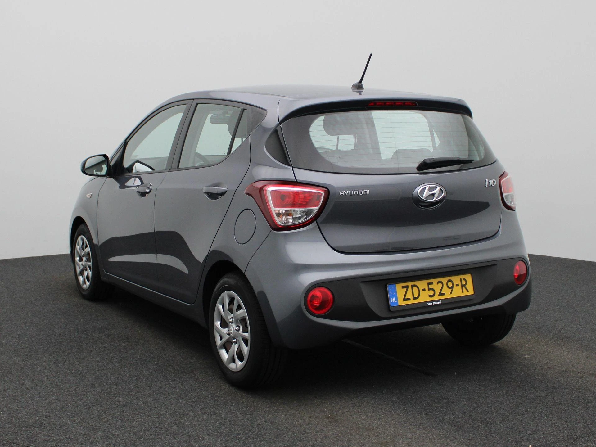 Hyundai-i10-image-1