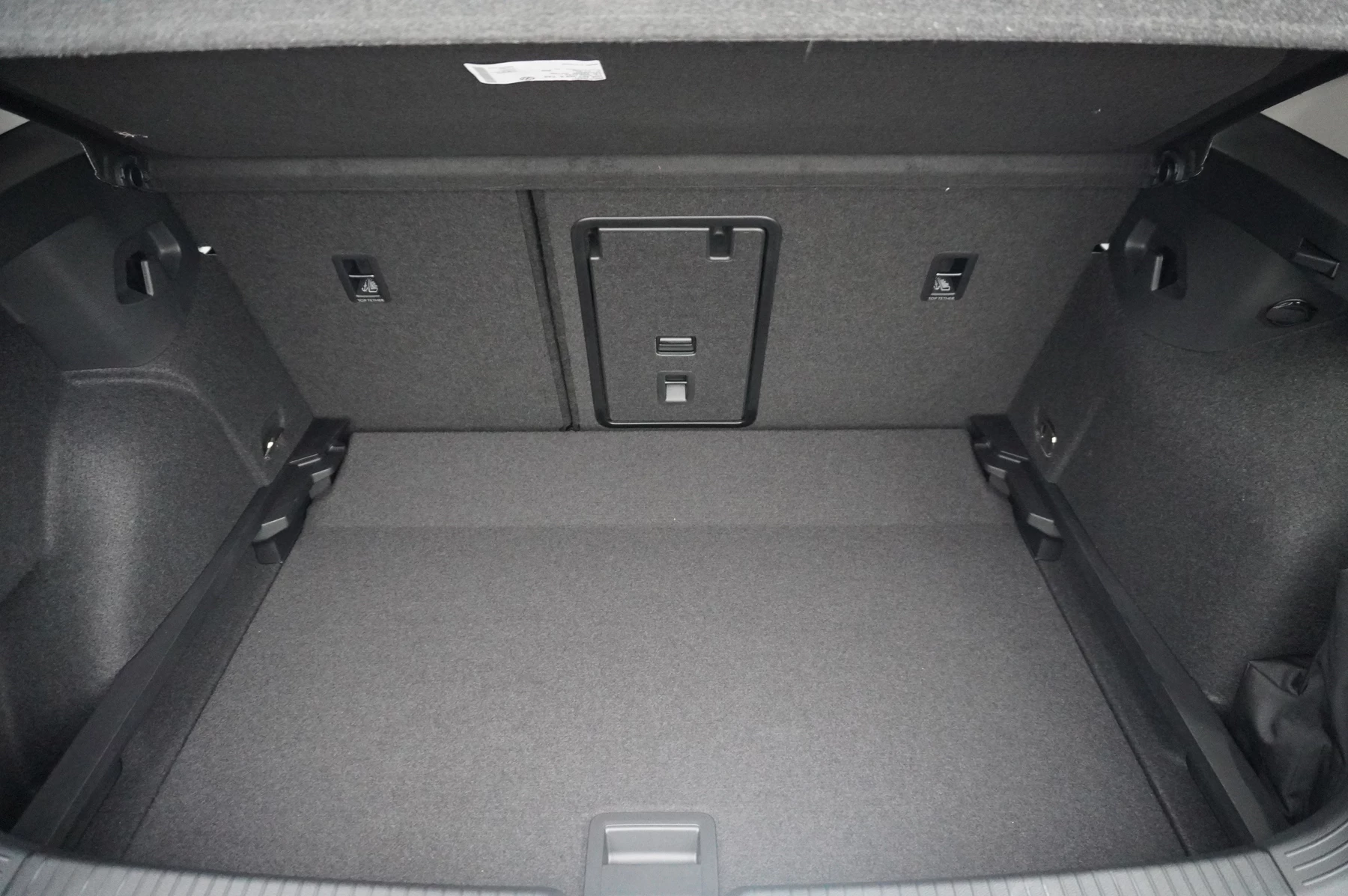 Volkswagen-Golf-image-12