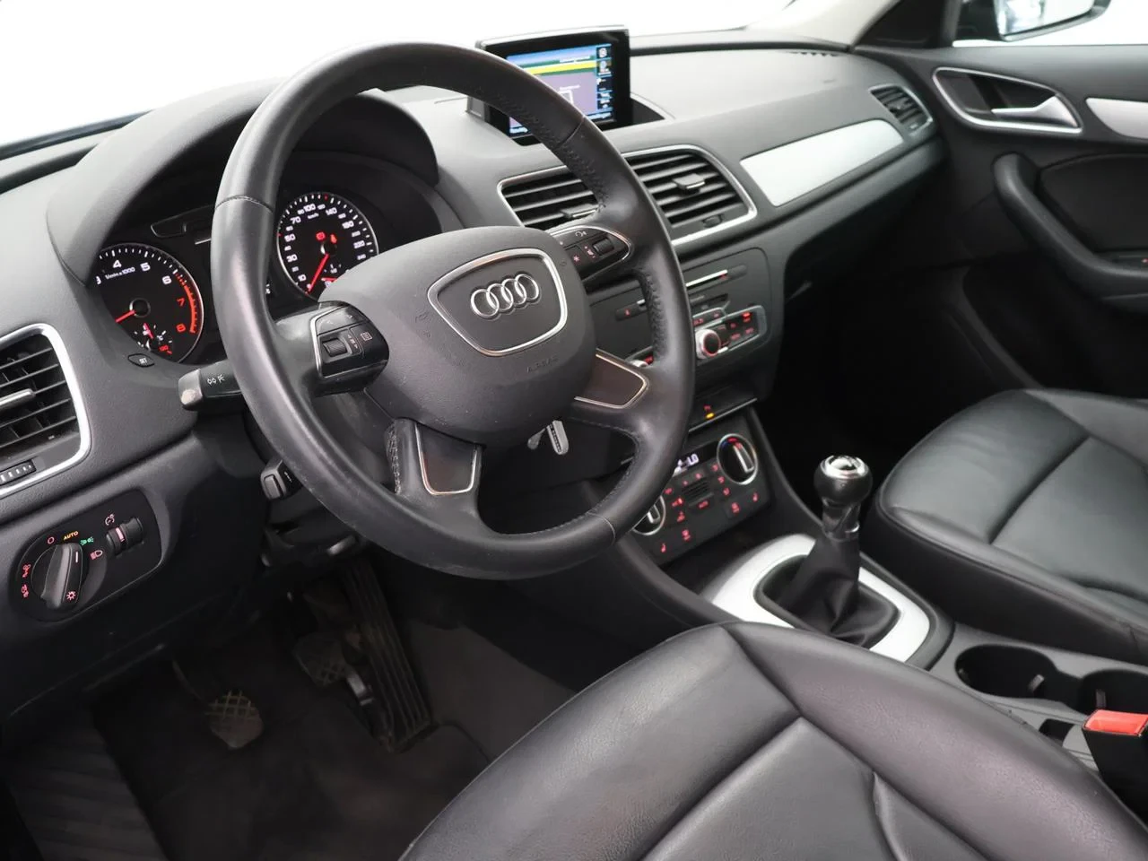 Audi Q3 Audi Q3 1.4TFSI 125PK *LEDER*CRUISE CONTROL*NAVI*CD SPELER*BLTH*PDC*AIRCO*ZETELVERWARMING*...*
