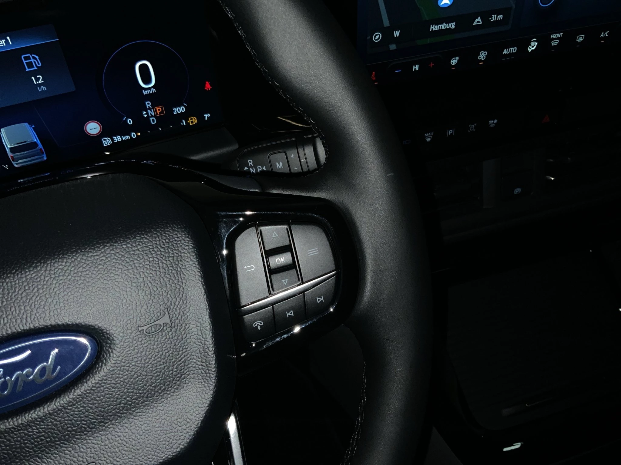 Ford Tourneo Custom Active 2.0 EB 320 L1 Aut. | LED | Pano | AHK | GJR | RFK | SHZ